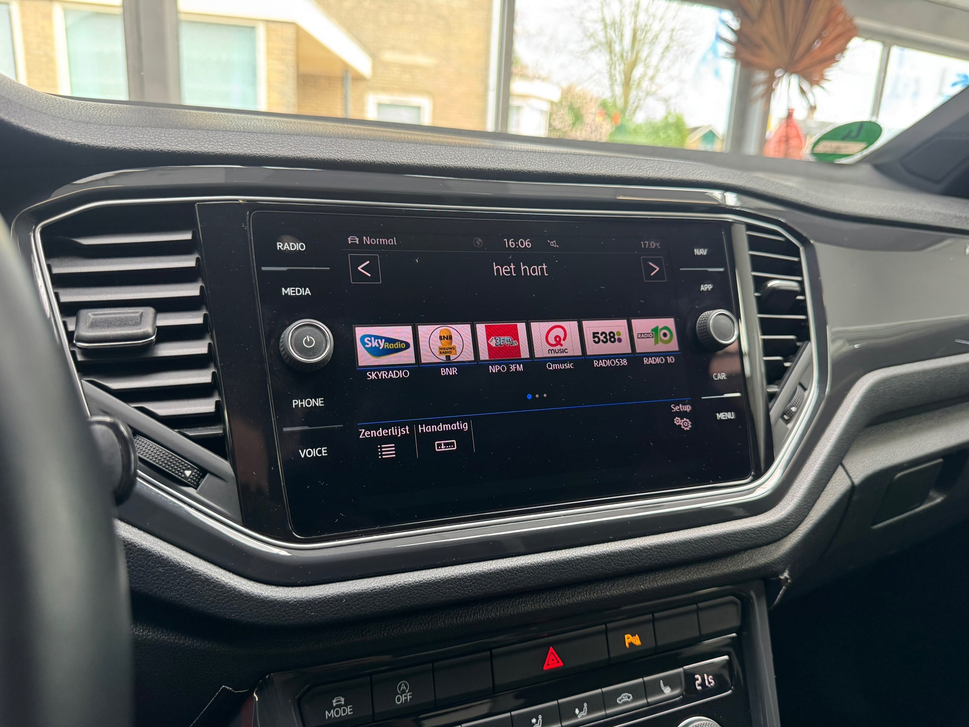 Volkswagen T-Roc 1.5 TSI Sport (2018), foto 12