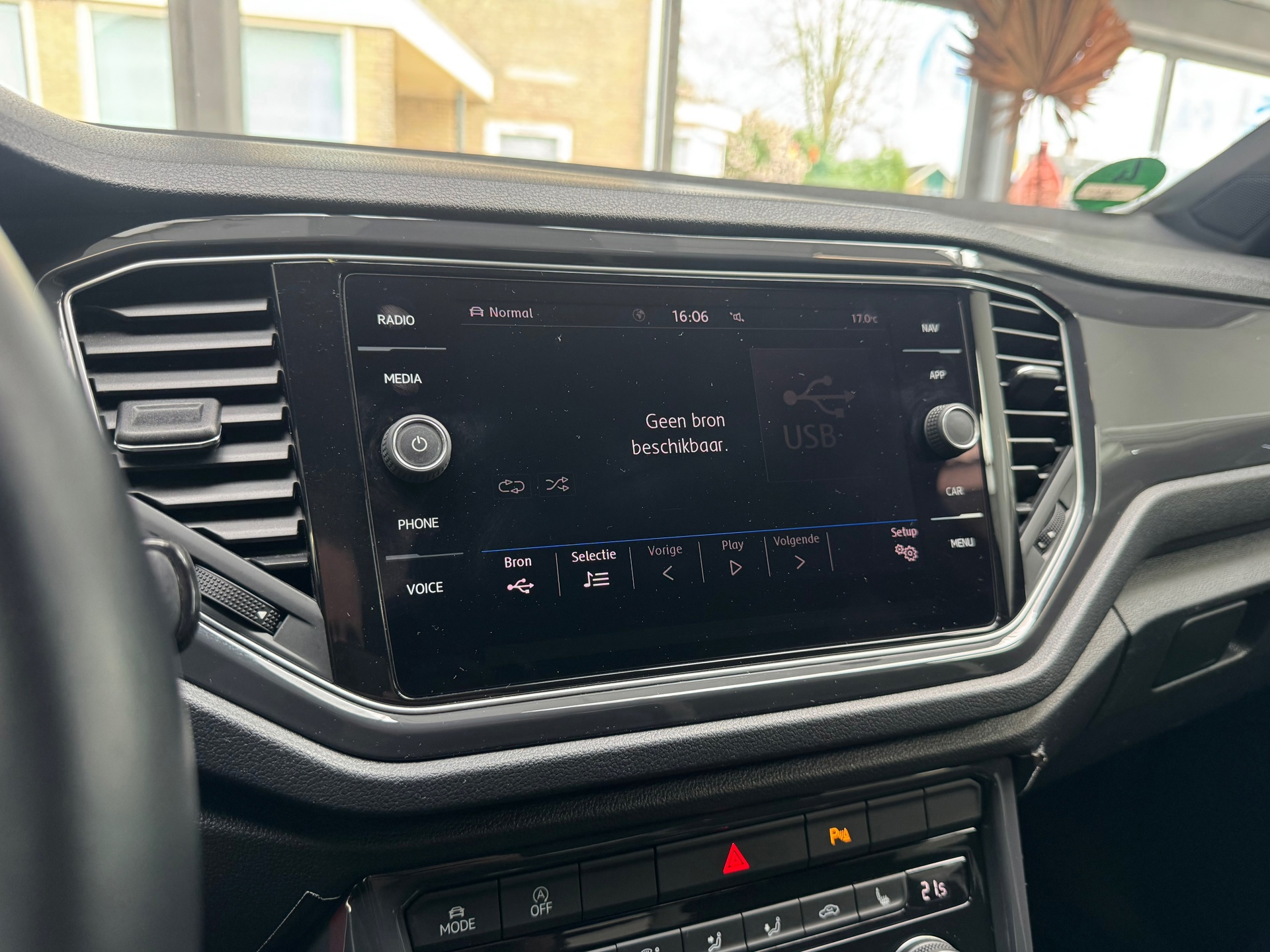 Volkswagen T-Roc 1.5 TSI Sport (2018), foto 14
