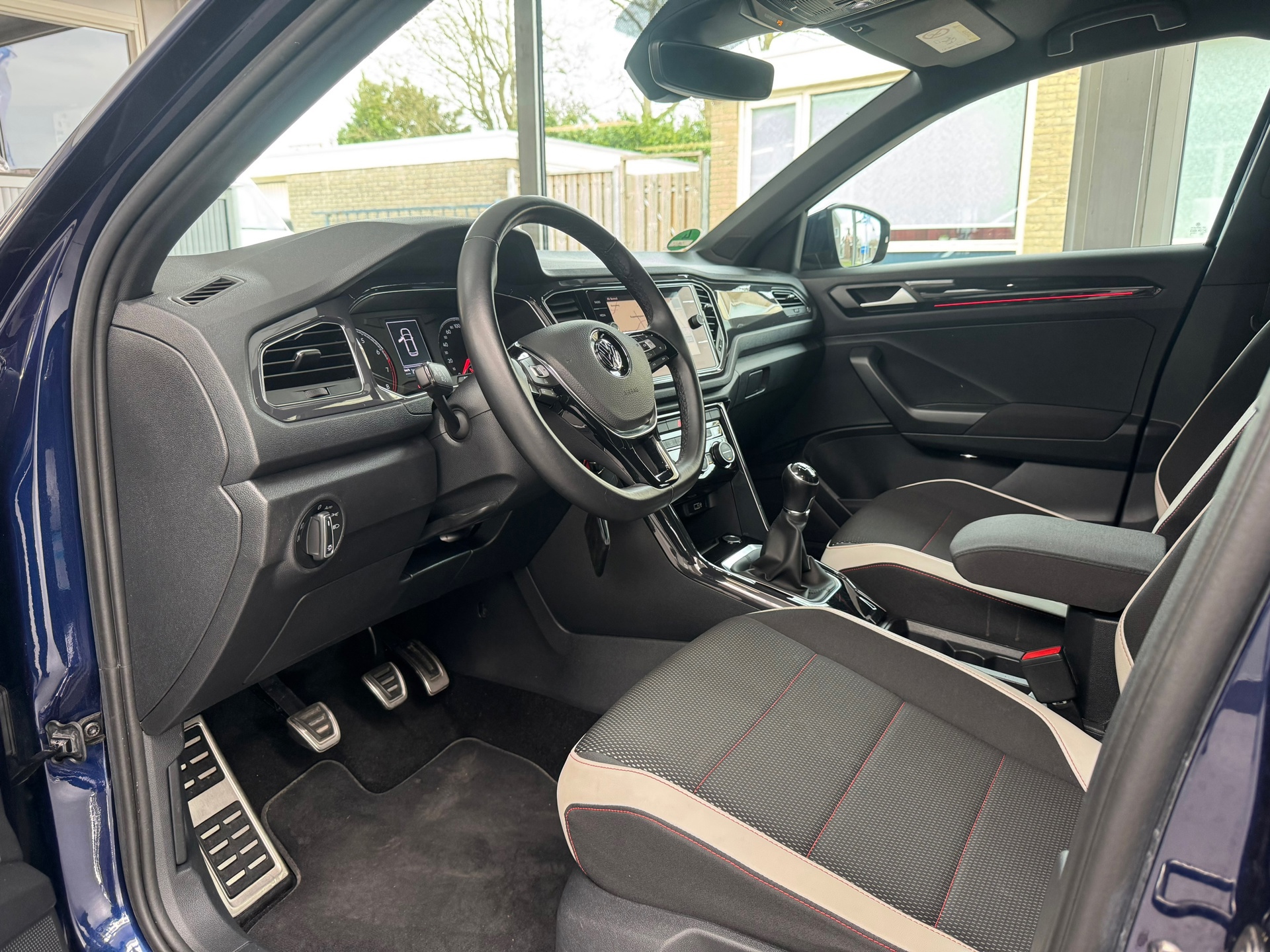 Volkswagen T-Roc 1.5 TSI Sport (2018), foto 3