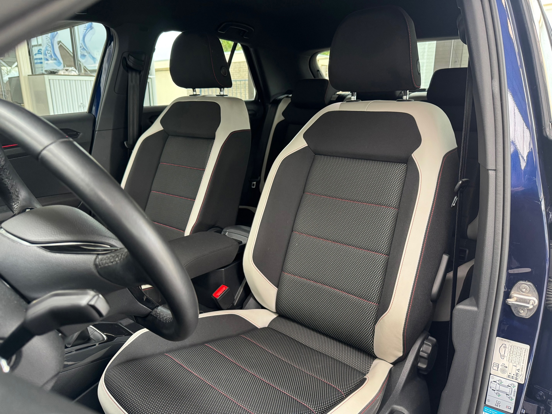 Volkswagen T-Roc 1.5 TSI Sport (2018), foto 28