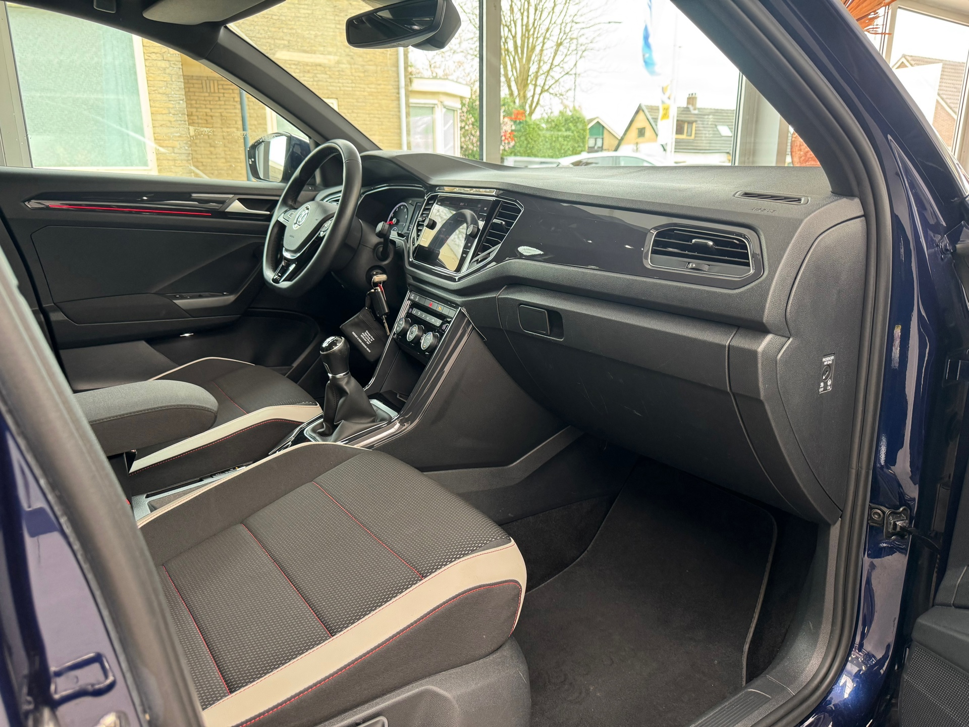 Volkswagen T-Roc 1.5 TSI Sport (2018), foto 7