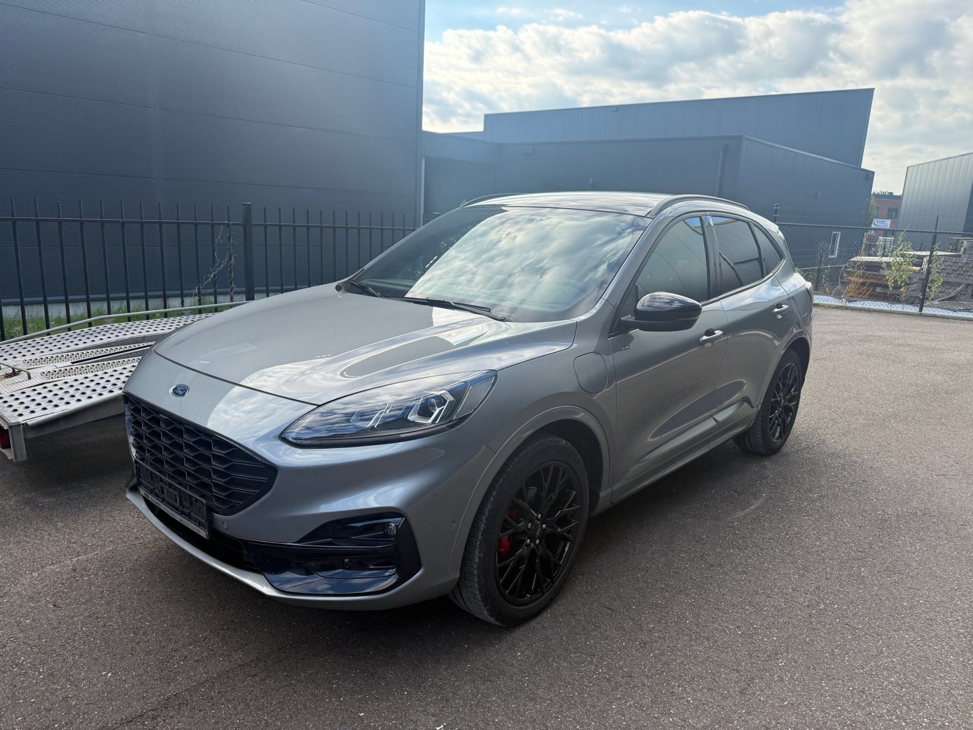 Ford Kuga 2.5 PHEV 225pk Graphite Tech Edition (2023), foto 1