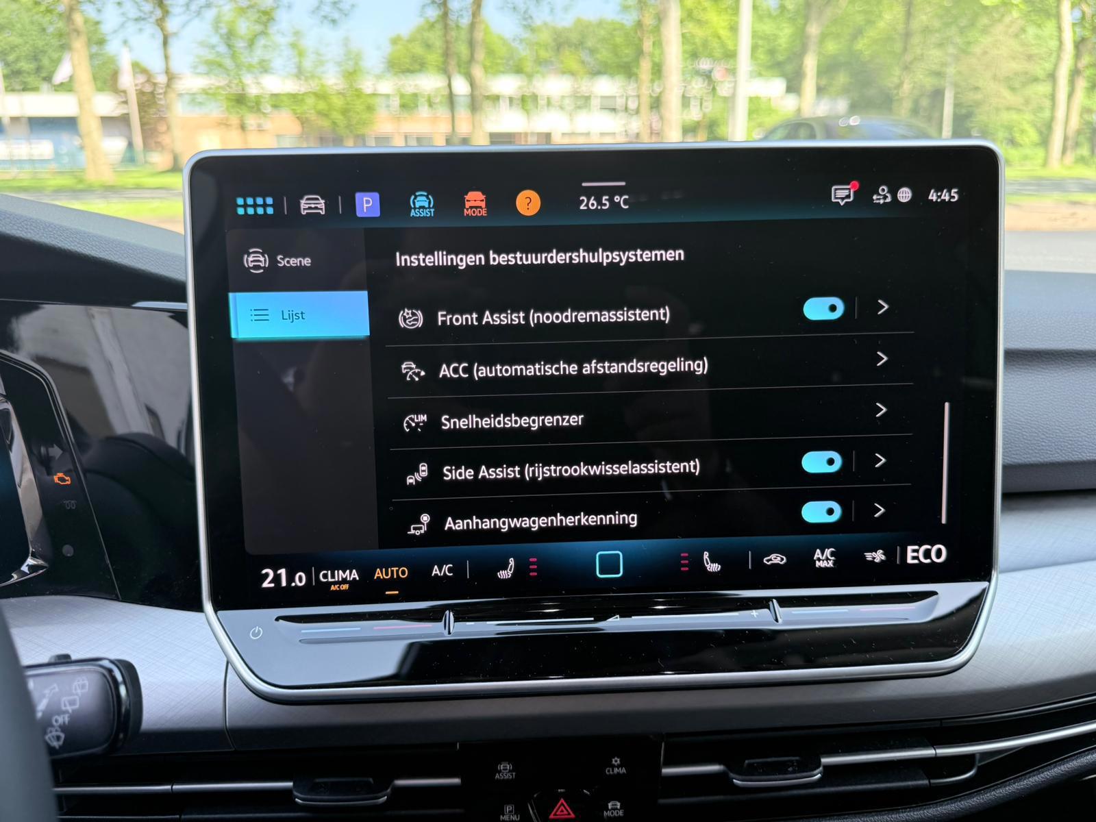 Volkswagen Golf 1.5 eHybrid Life Edition (2025), foto 15