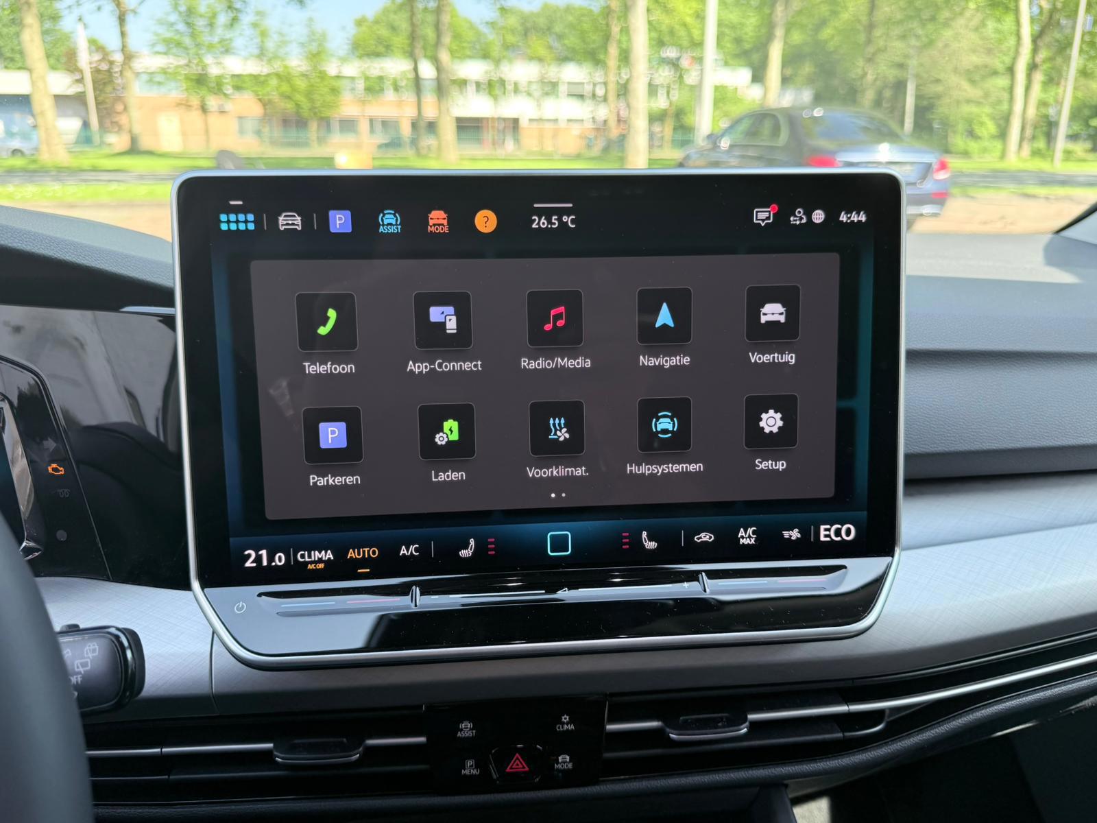Volkswagen Golf 1.5 eHybrid Life Edition (2025), foto 17