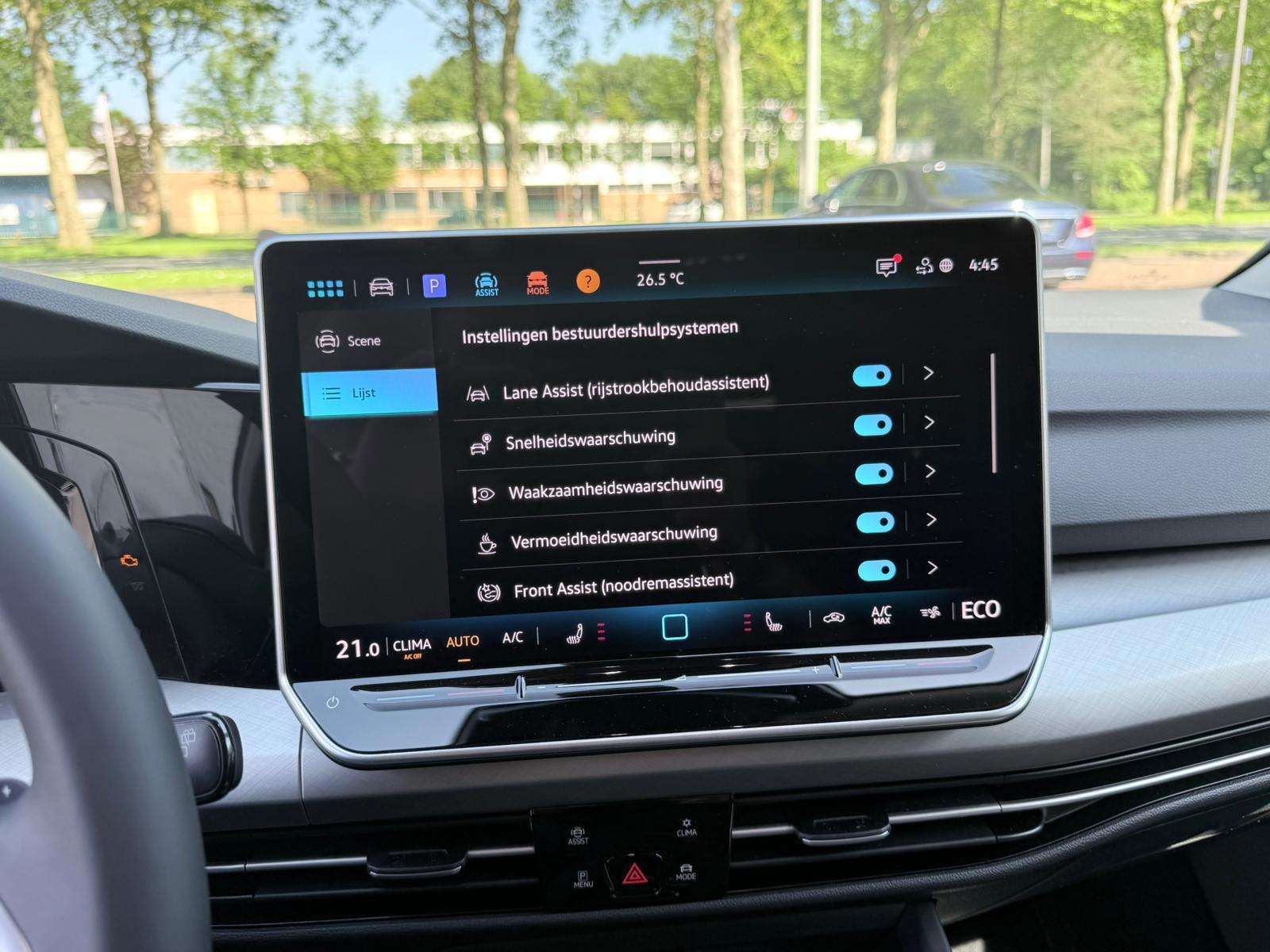 Volkswagen Golf 1.5 eHybrid Life Edition (2025), foto 18