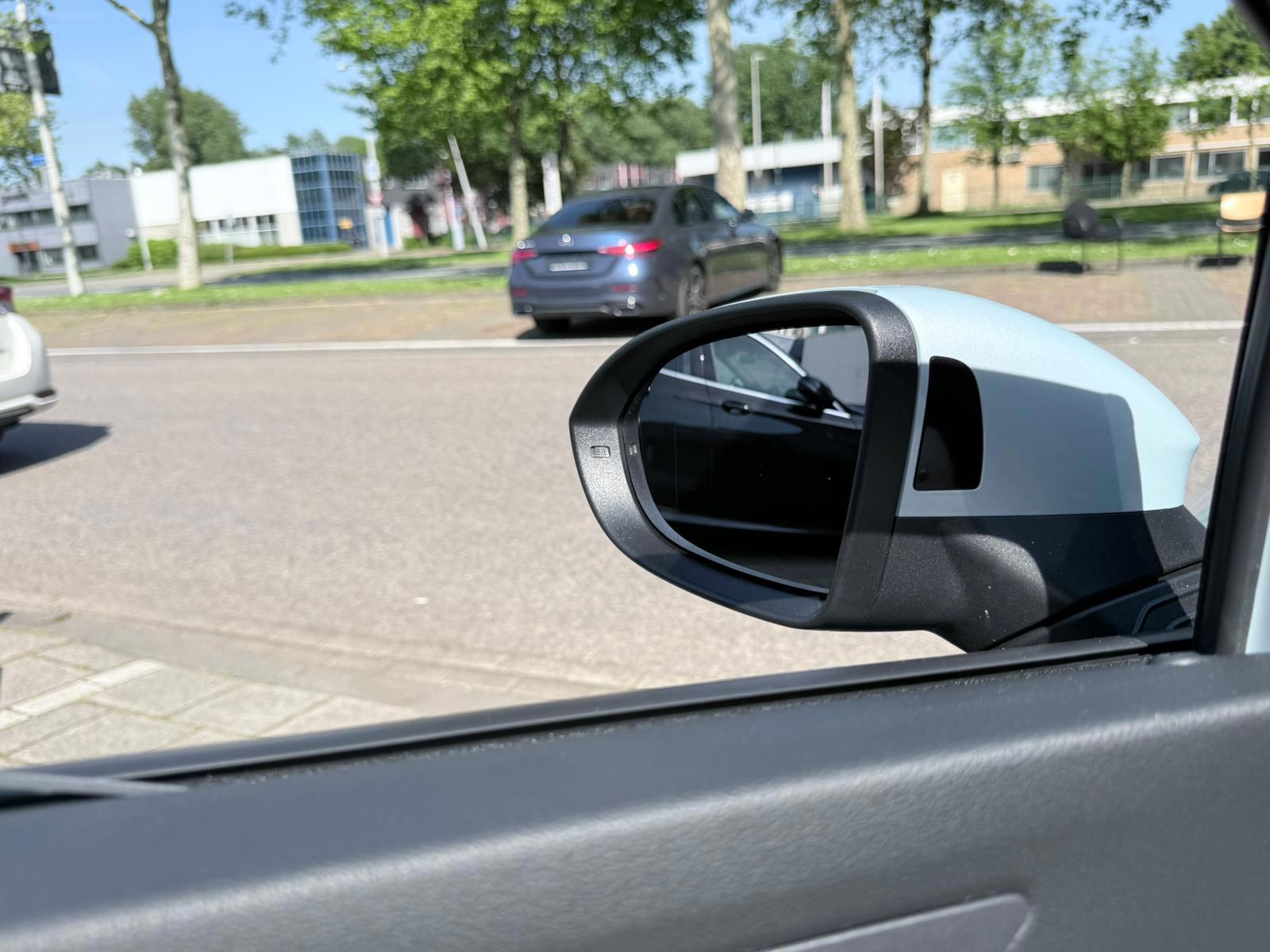 Volkswagen Golf 1.5 eHybrid Life Edition (2025), foto 20