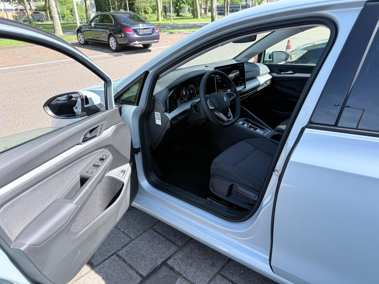 Volkswagen Golf 1.5 eHybrid Life Edition (2025), foto 22