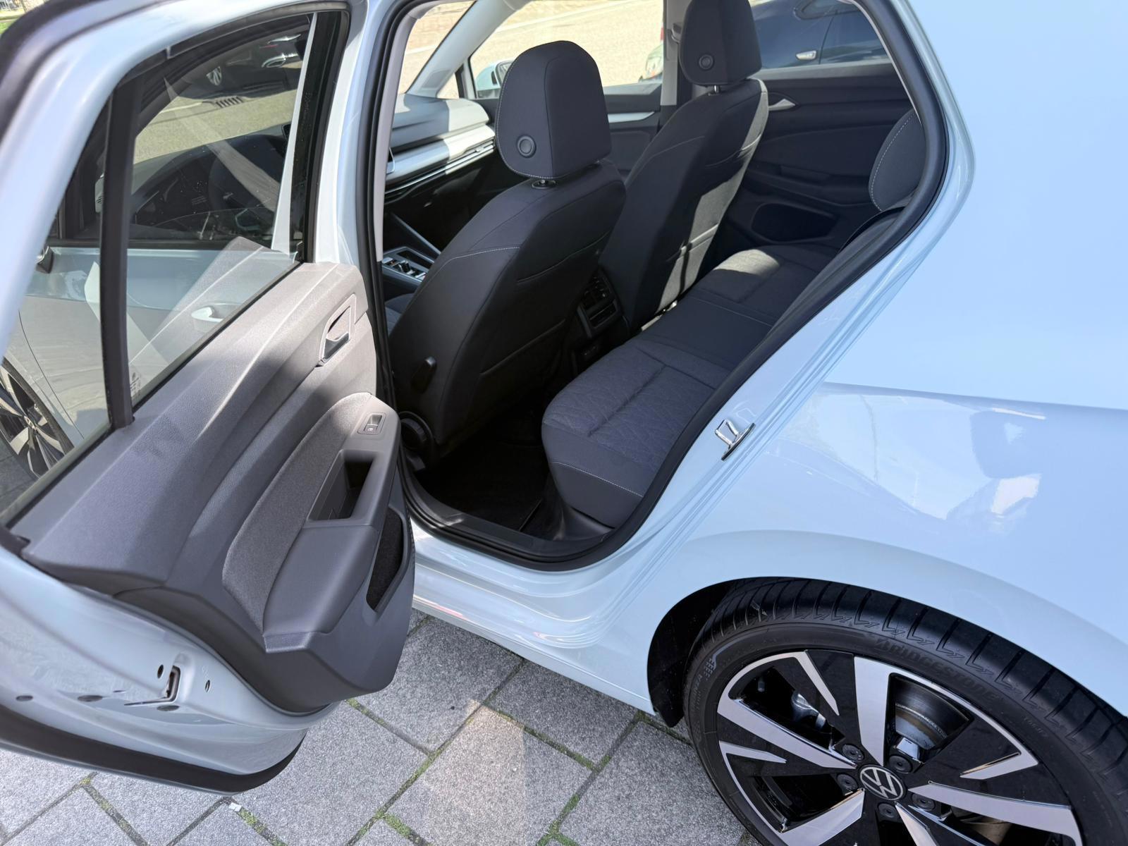 Volkswagen Golf 1.5 eHybrid Life Edition (2025), foto 23