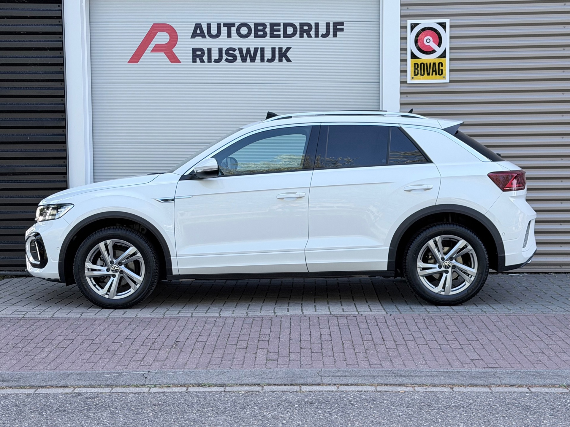 Volkswagen T-ROC 1.5 TSI 3xR-Line (2022), foto 2