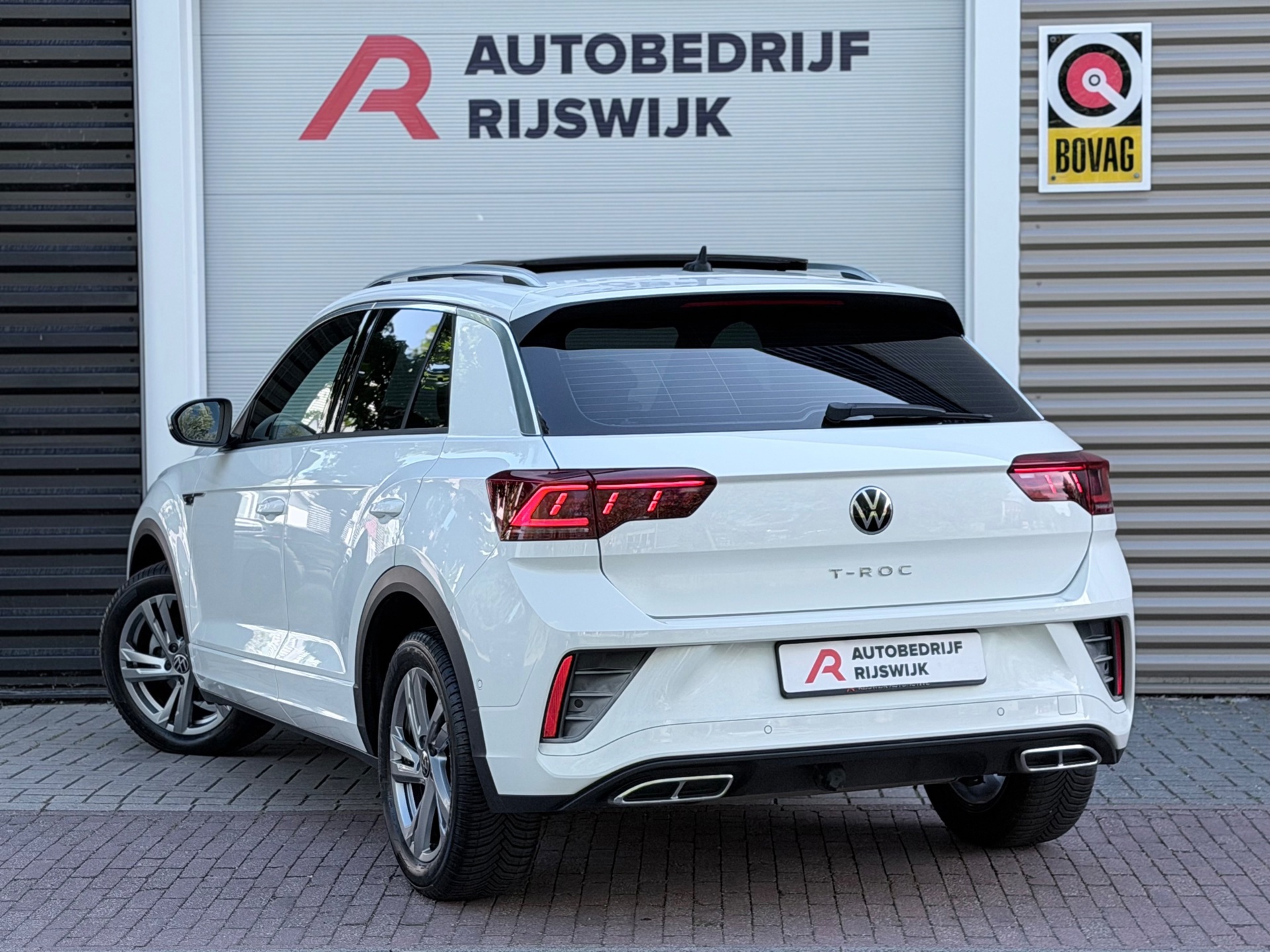 Volkswagen T-ROC 1.5 TSI 3xR-Line (2022), foto 3