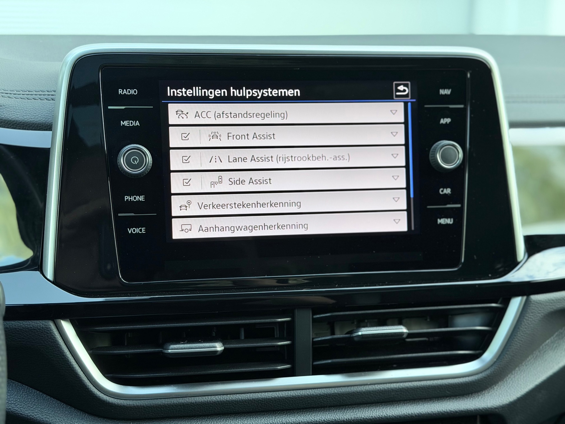 Volkswagen T-ROC 1.5 TSI 3xR-Line (2022), foto 23