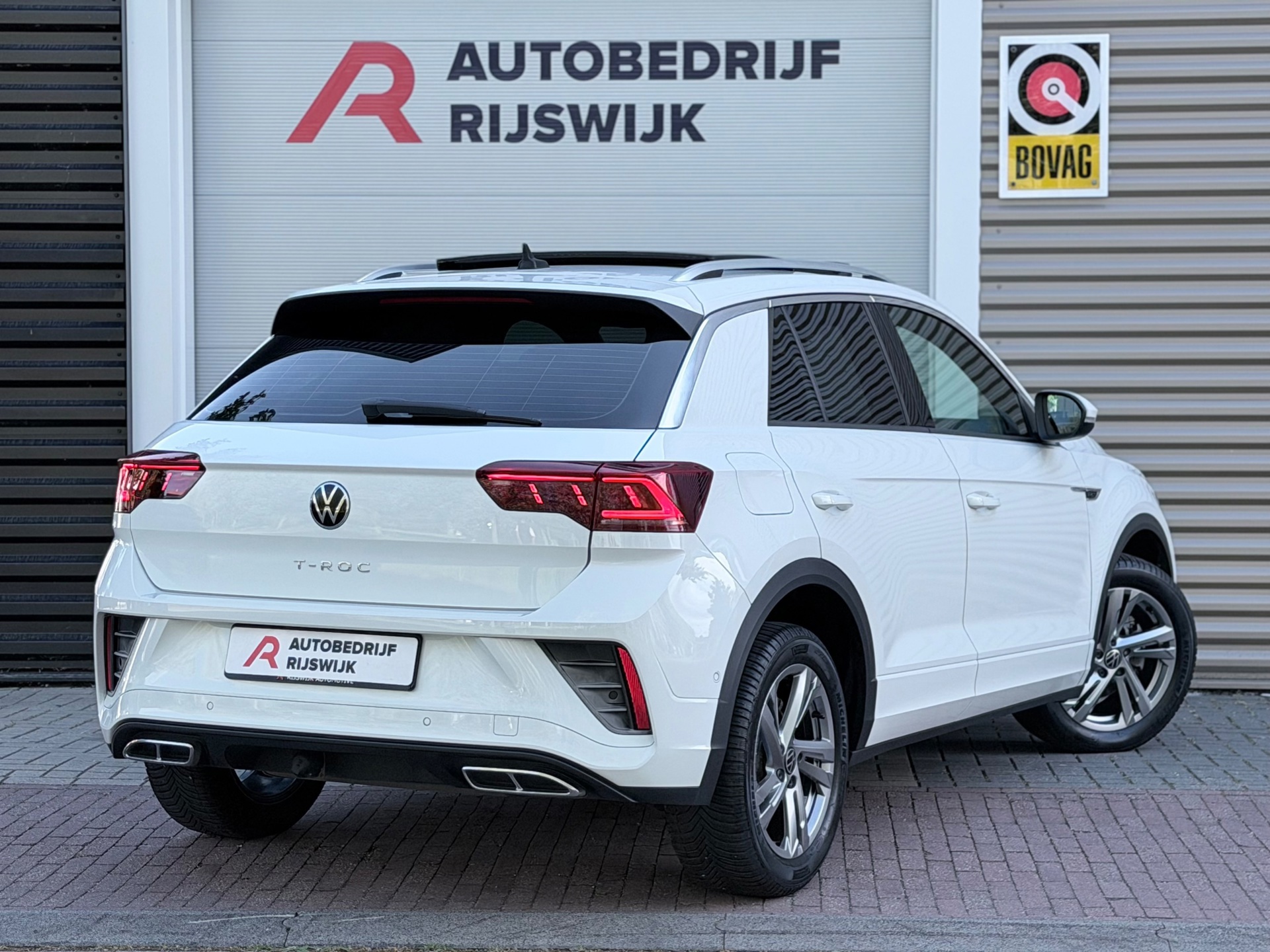 Volkswagen T-ROC 1.5 TSI 3xR-Line (2022), foto 4
