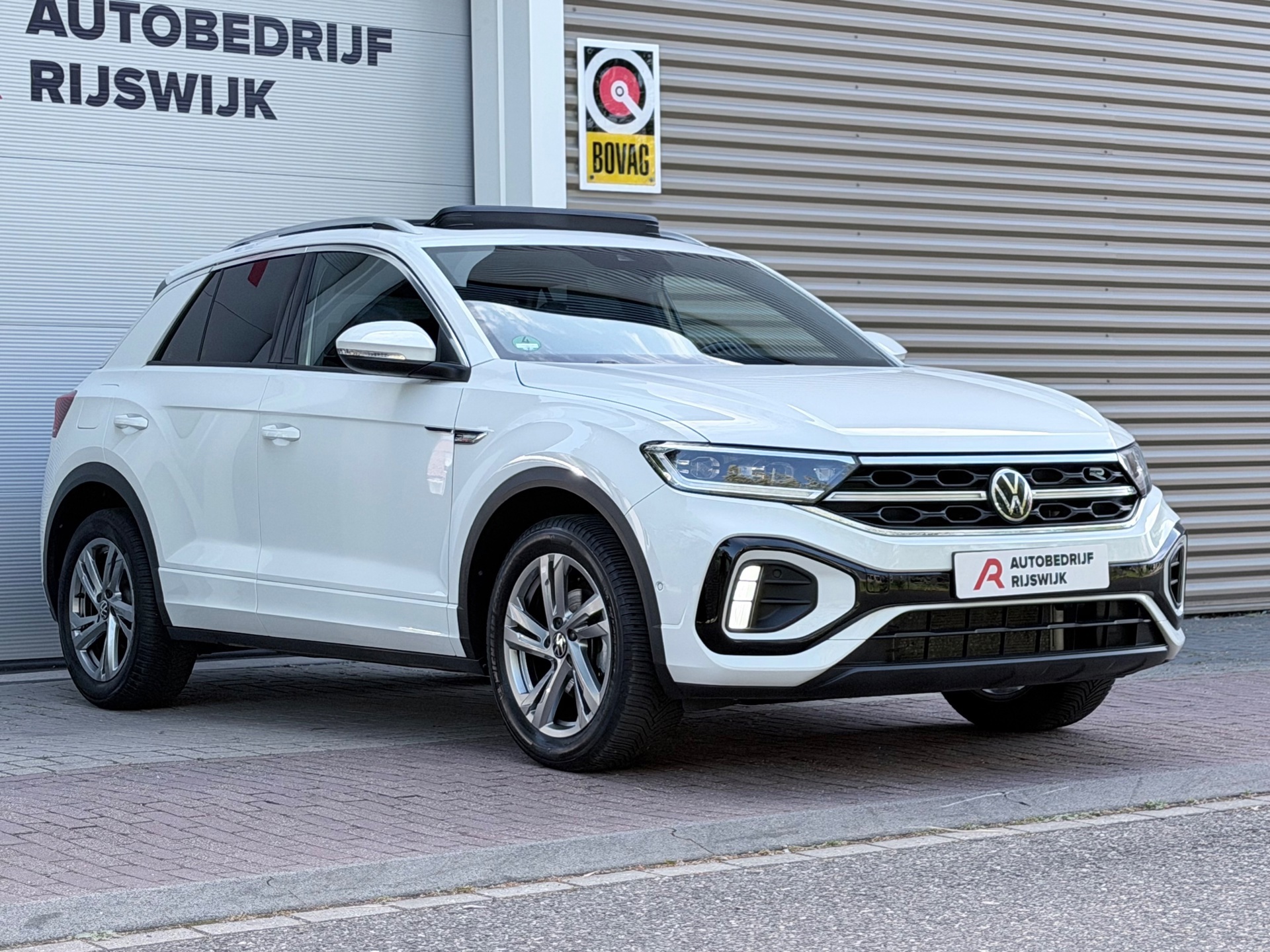 Volkswagen T-ROC 1.5 TSI 3xR-Line (2022), foto 8