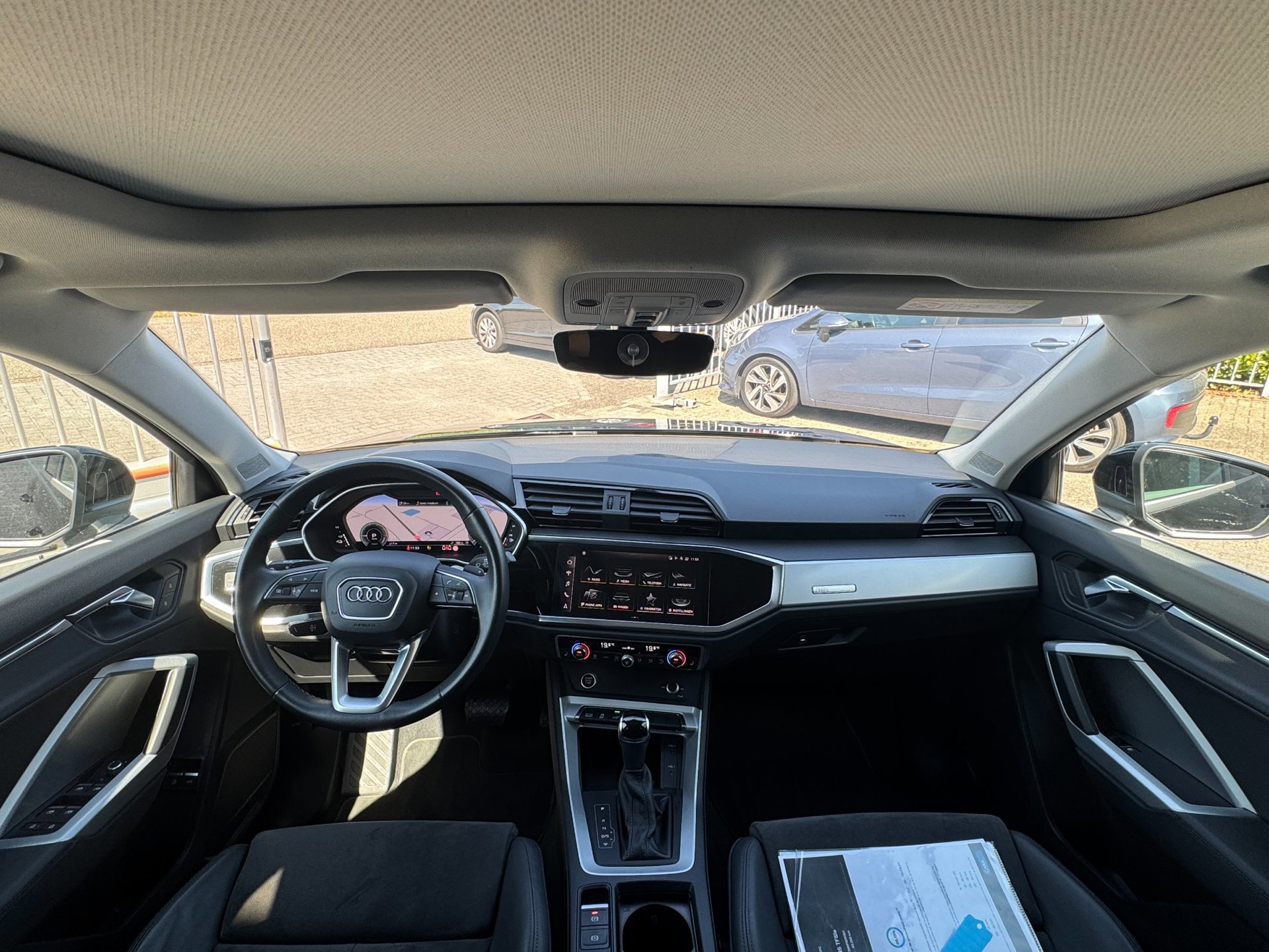 Audi Q3 45 TFSI e S edition SOH 98 (2021), foto 2