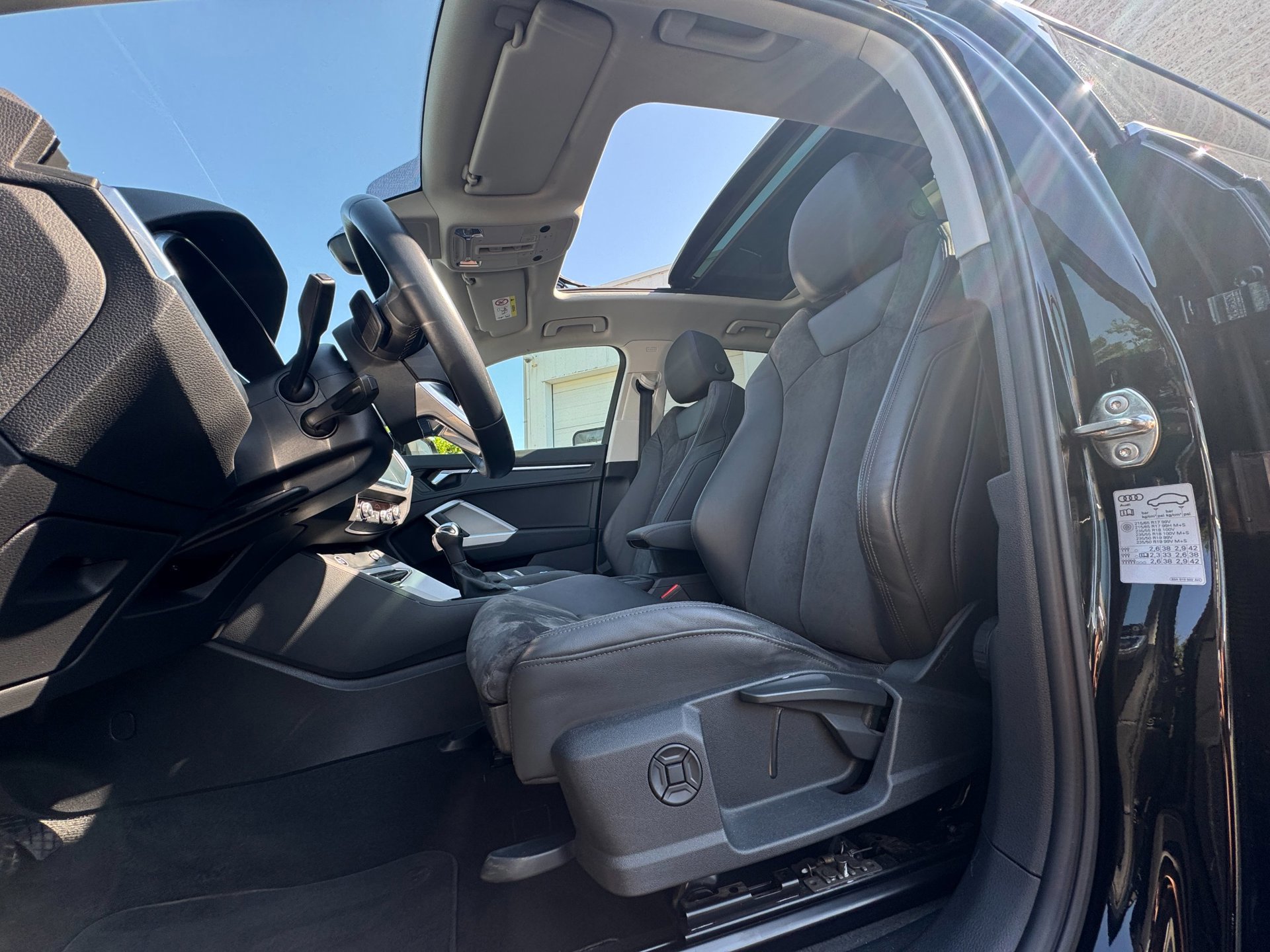 Audi Q3 45 TFSI e S edition SOH 98 (2021), foto 13