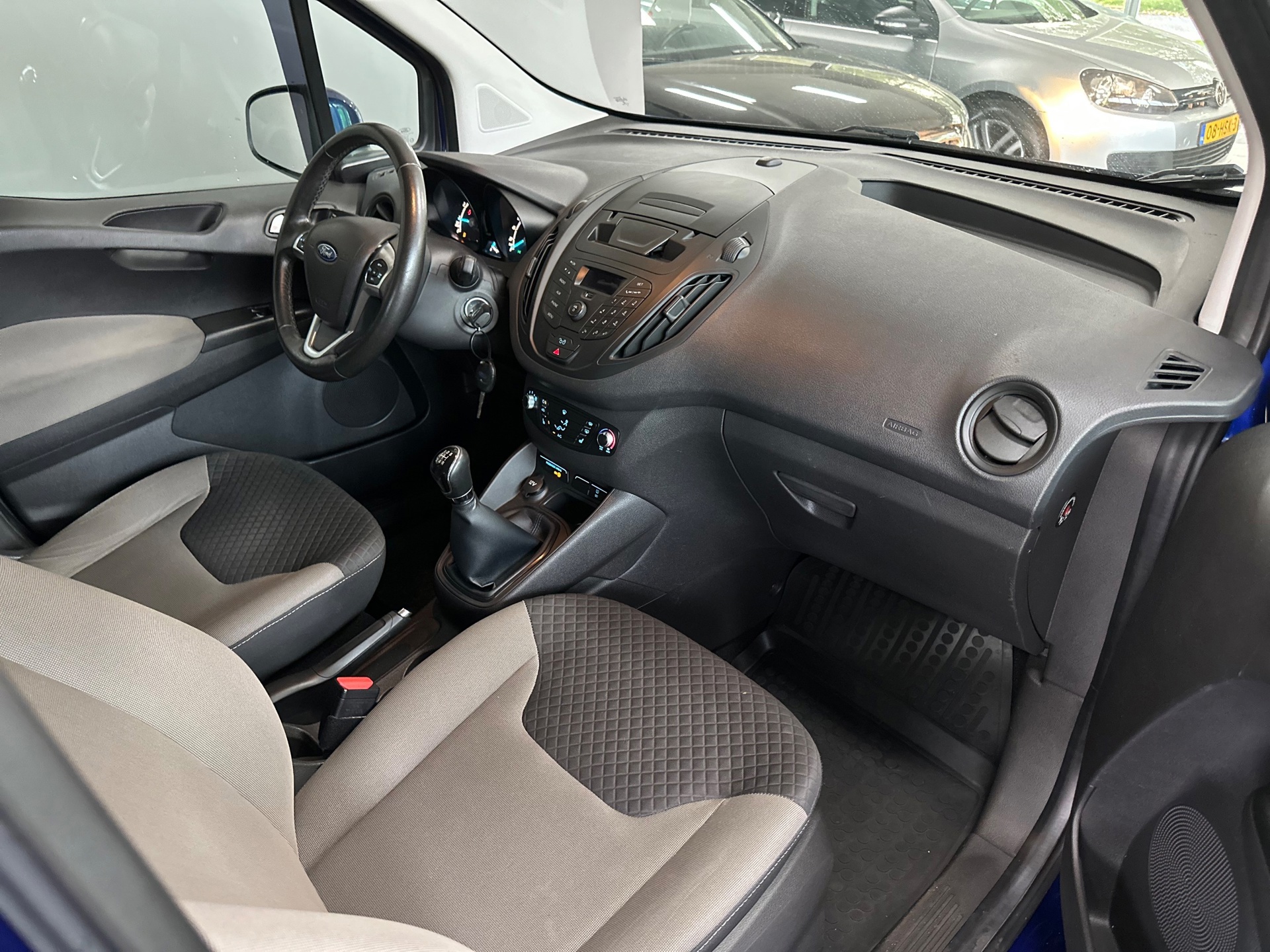 Ford Tourneo Courier 1.0 Titanium (2016), foto 11