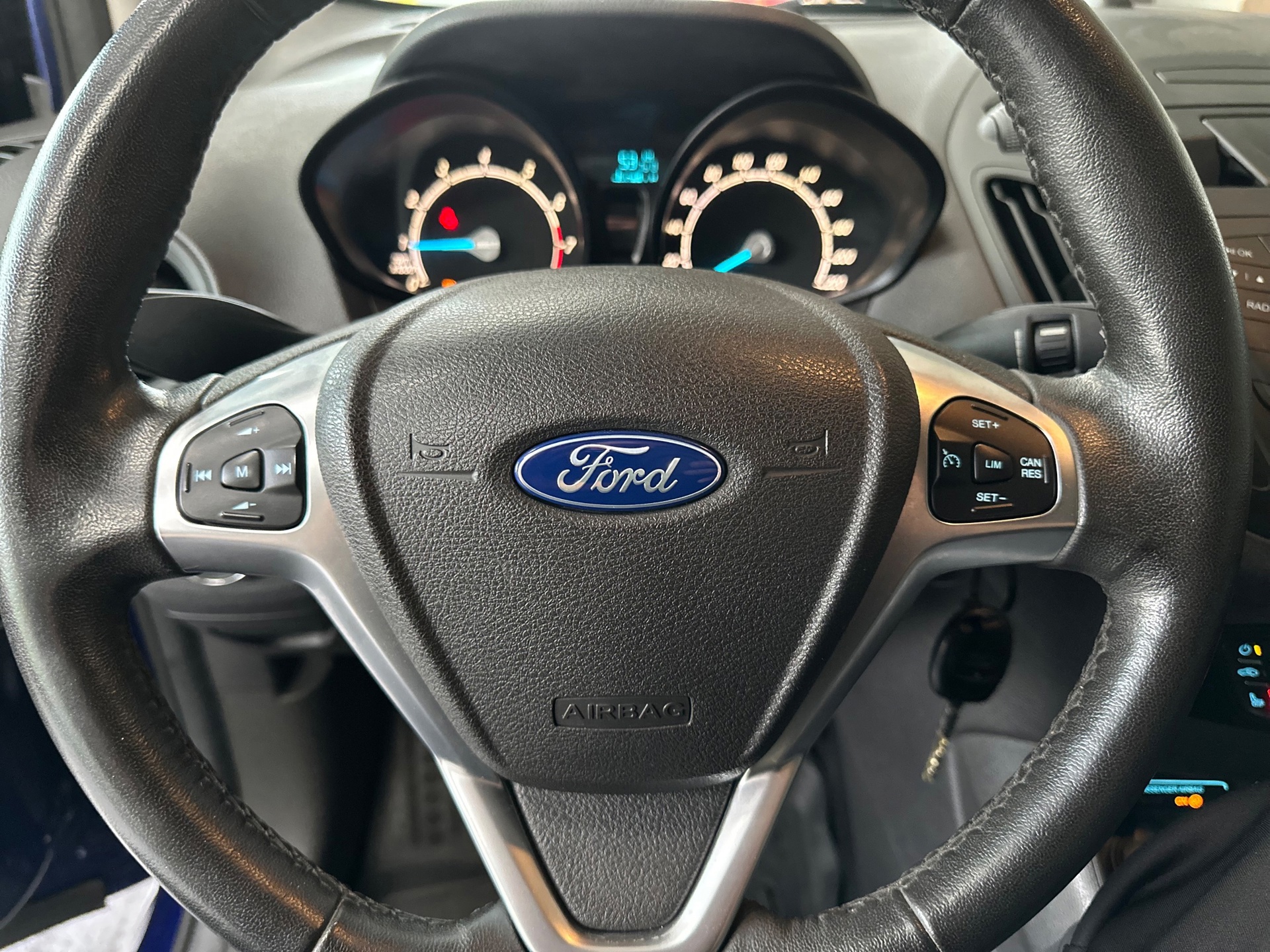 Ford Tourneo Courier 1.0 Titanium (2016), foto 10