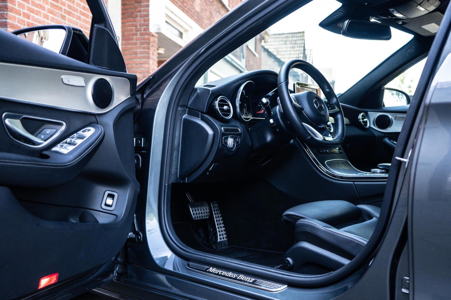 Mercedes-Benz C-klasse 180 AMG Line (2018), foto 14