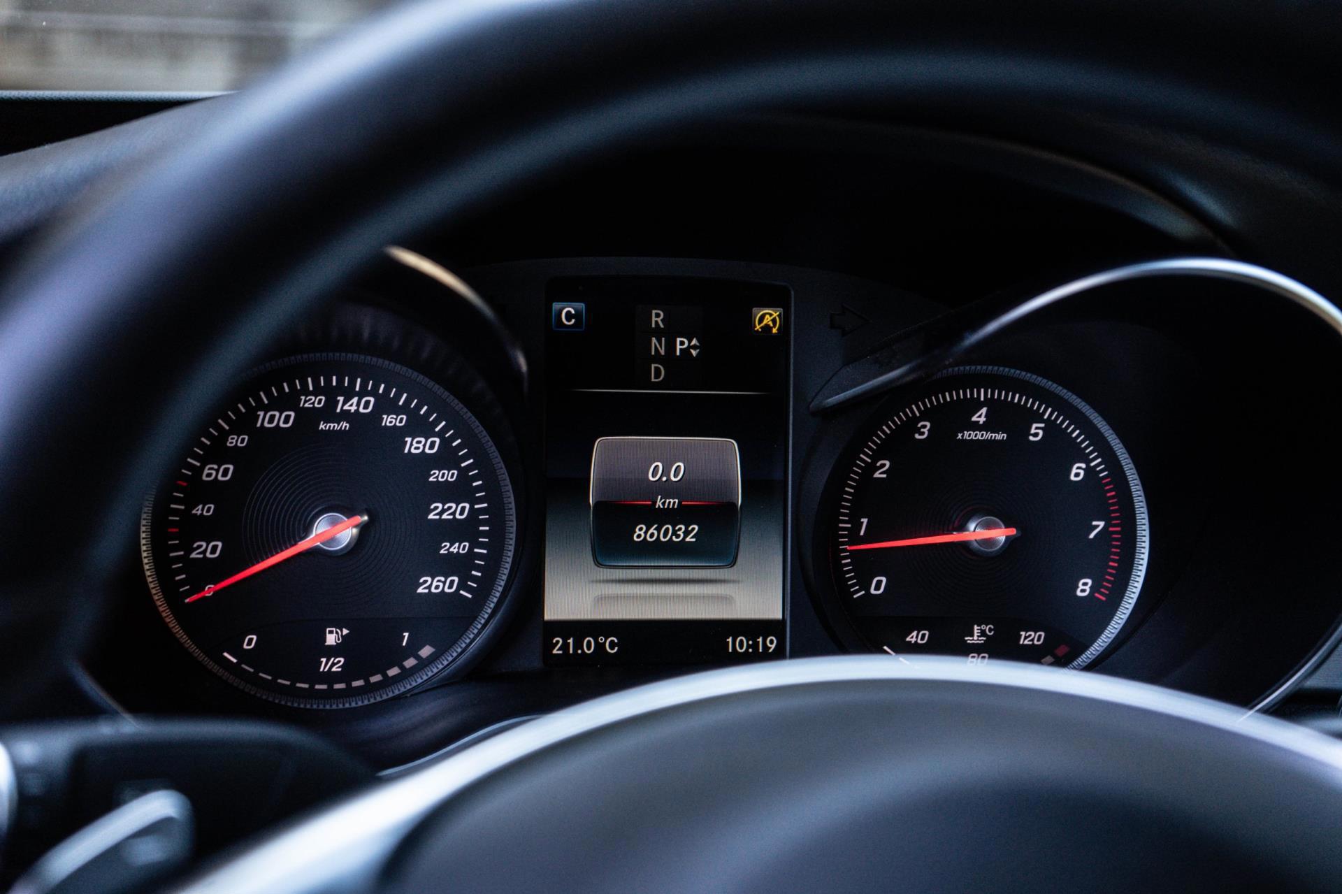 Mercedes-Benz C-klasse 180 AMG Line (2018), foto 16