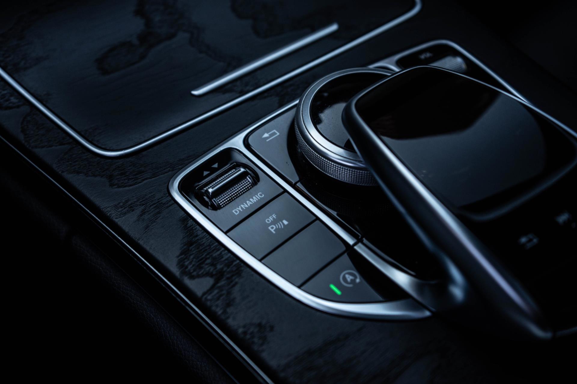 Mercedes-Benz C-klasse 180 AMG Line (2018), foto 25