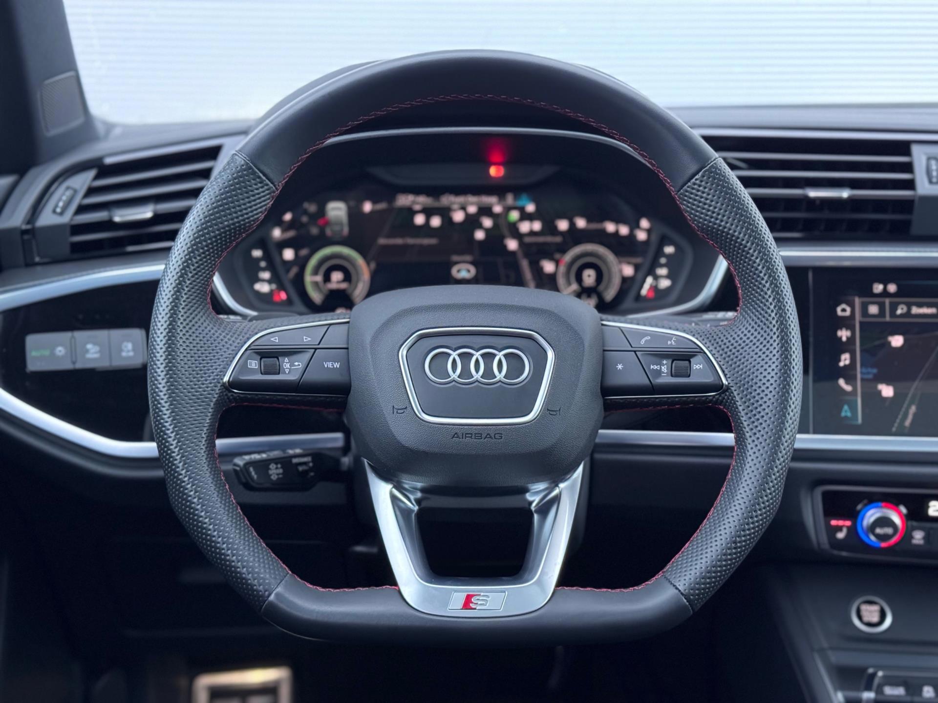 Audi Q3 Sportback 45 TFSI e S Edition (2022), foto 18