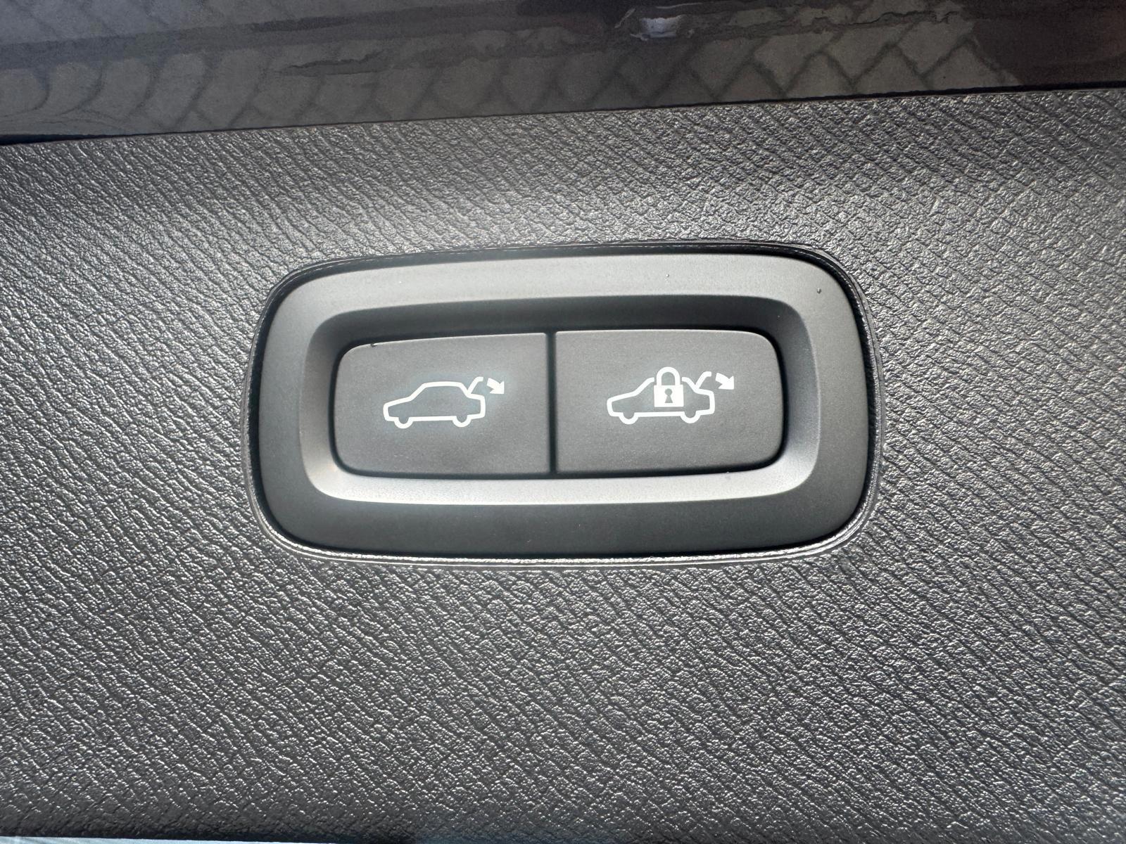 Volvo XC90 2.0 T8 Recharge AWD Ultimate Bright 7p (2022), foto 31