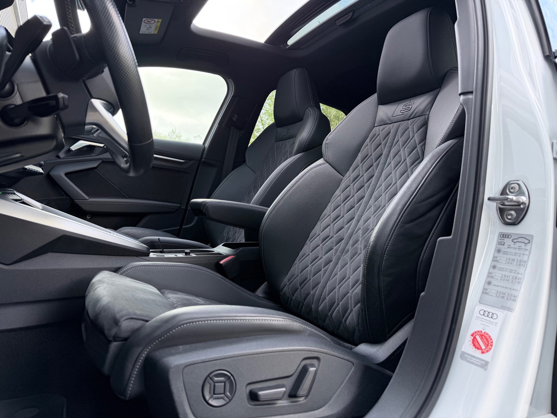 Audi A3 Sportback 45 TFSI e S edition Competition (2022), foto 12