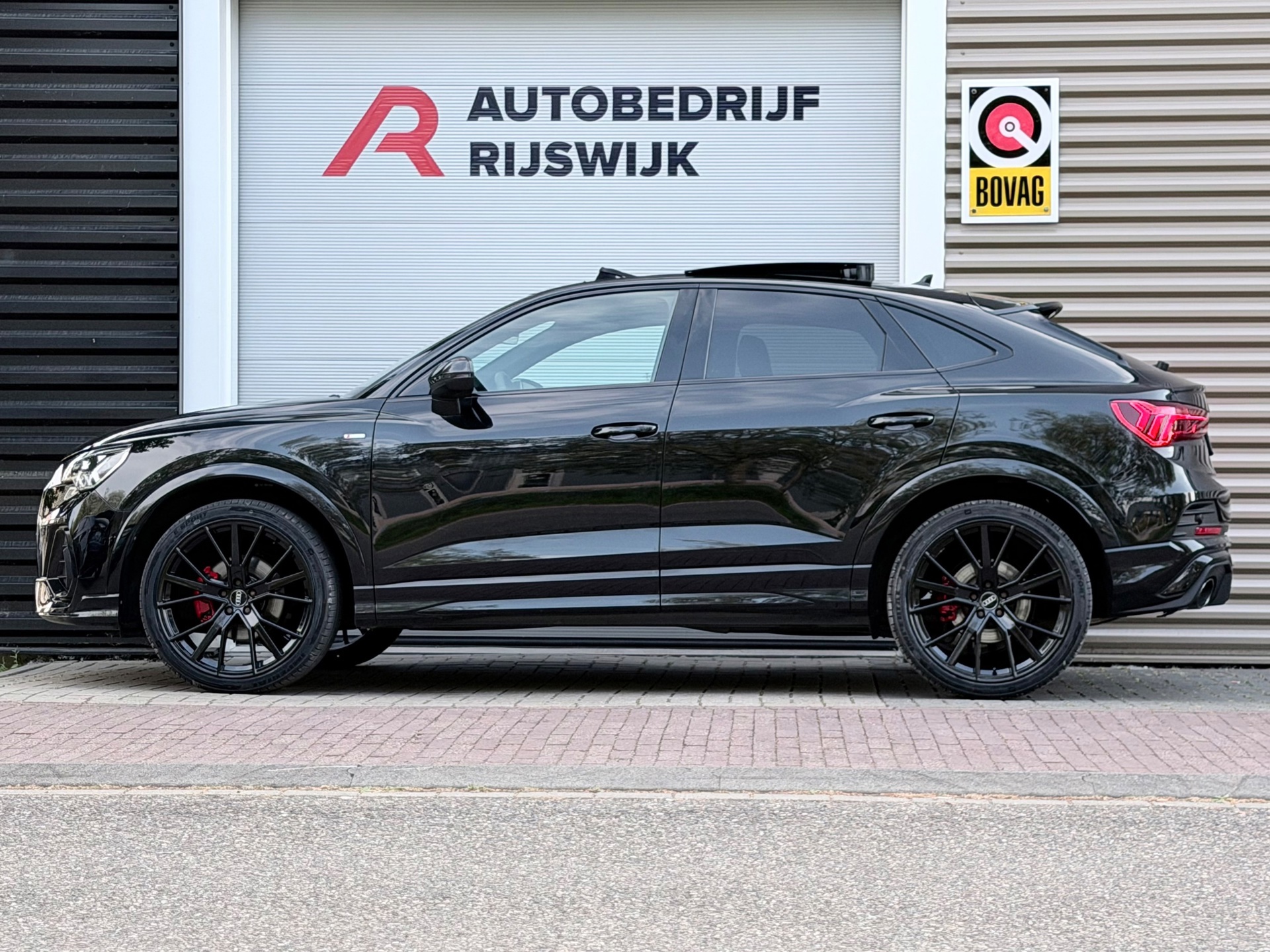 Audi Q3 SPORTBACK 35 TFSI S Edition Competition (2024), foto 2