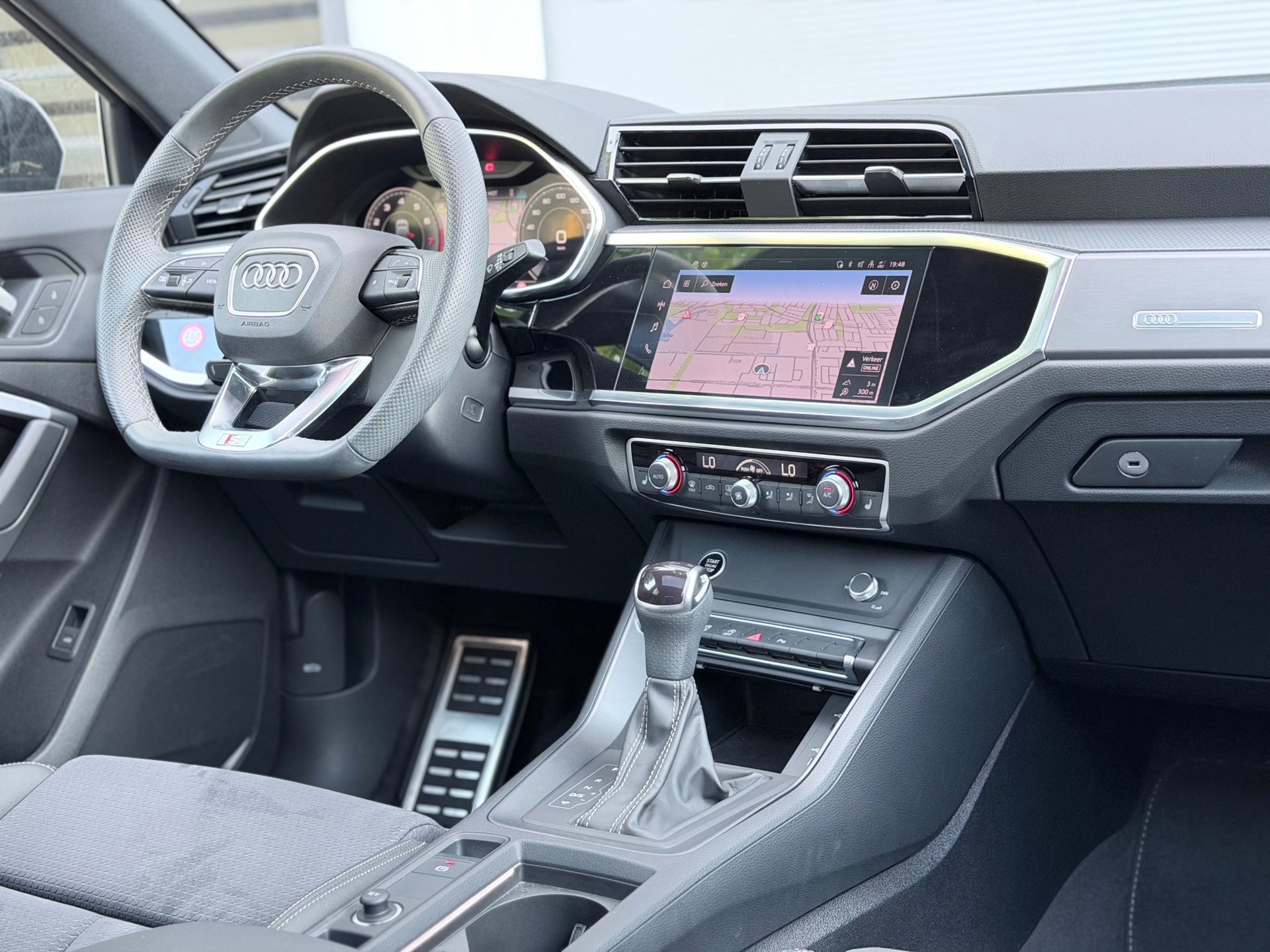 Audi Q3 SPORTBACK 35 TFSI S Edition Competition (2024), foto 19