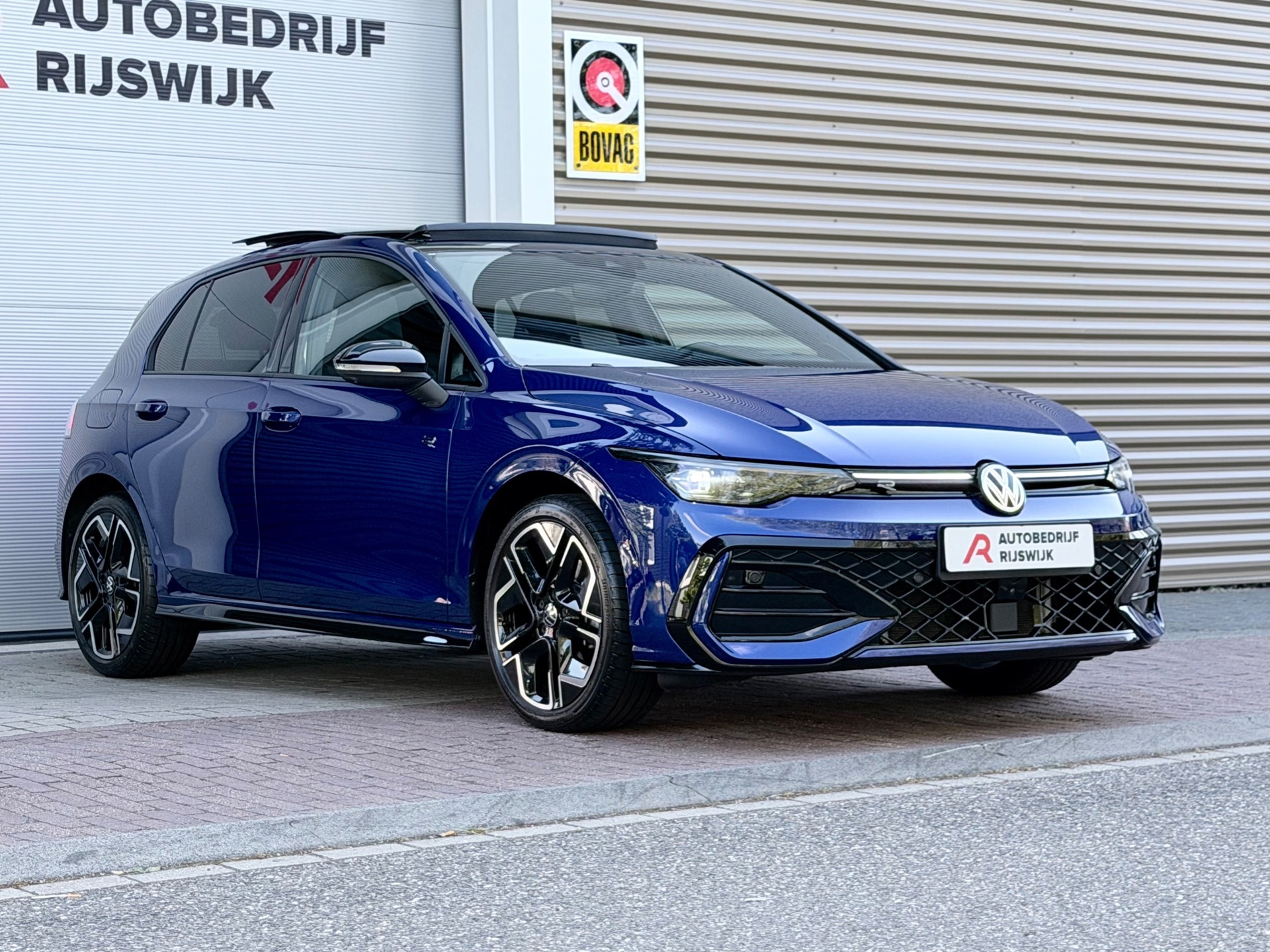 Volkswagen GOLF 1.5 eTSI R-Line Edition (2025), foto 11