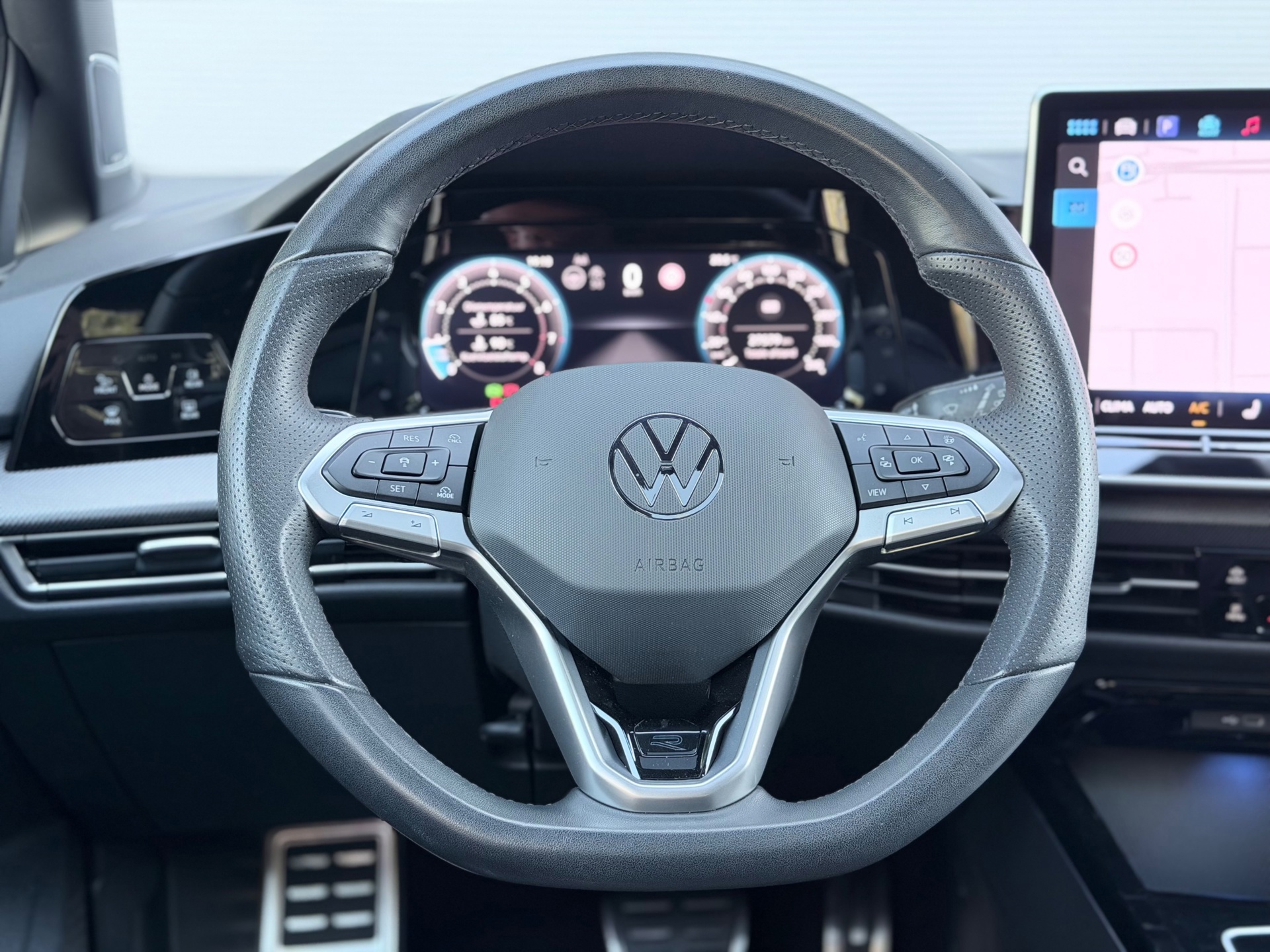 Volkswagen GOLF 1.5 eTSI R-Line Edition (2025), foto 15