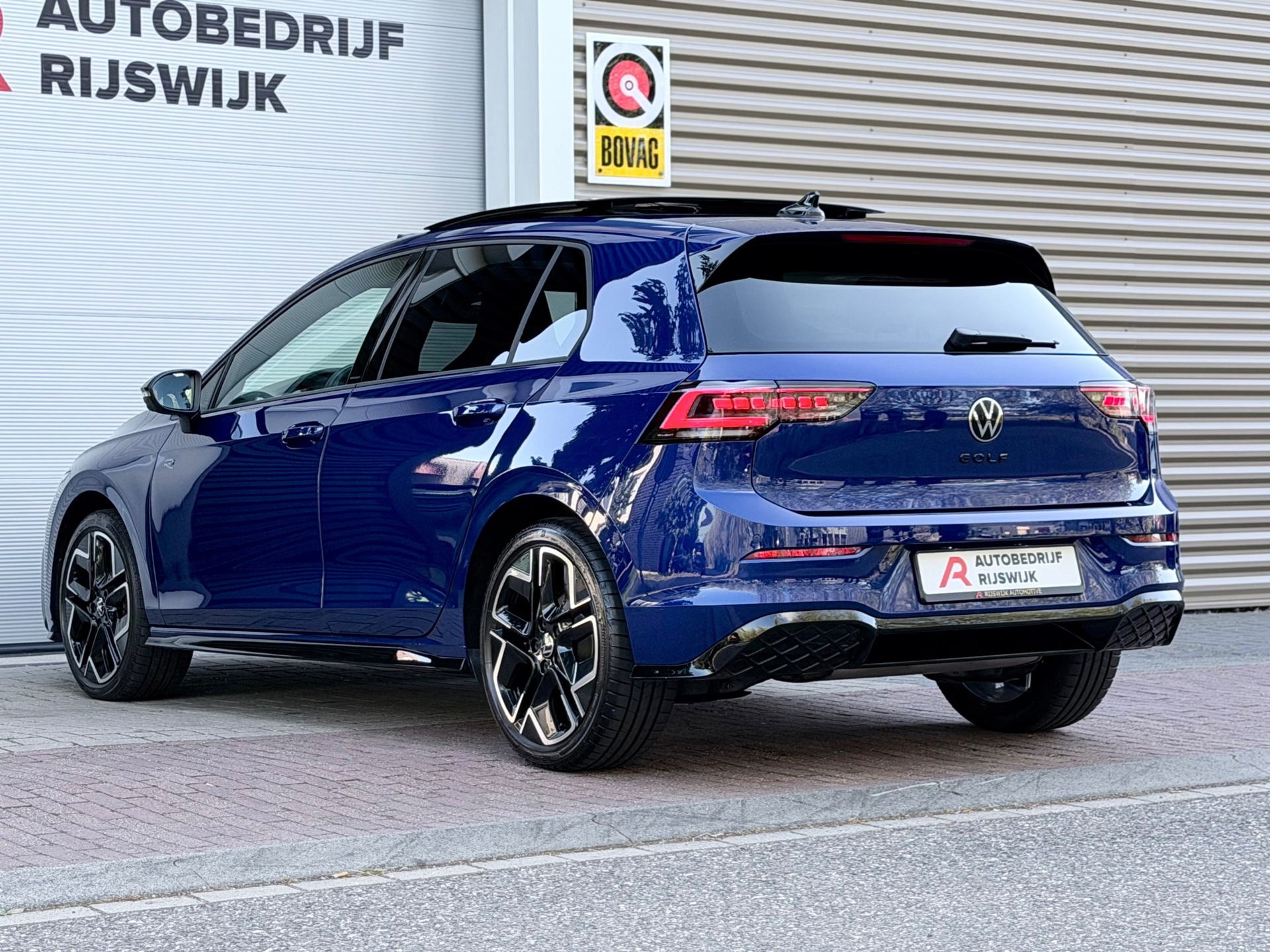 Volkswagen GOLF 1.5 eTSI R-Line Edition (2025), foto 10