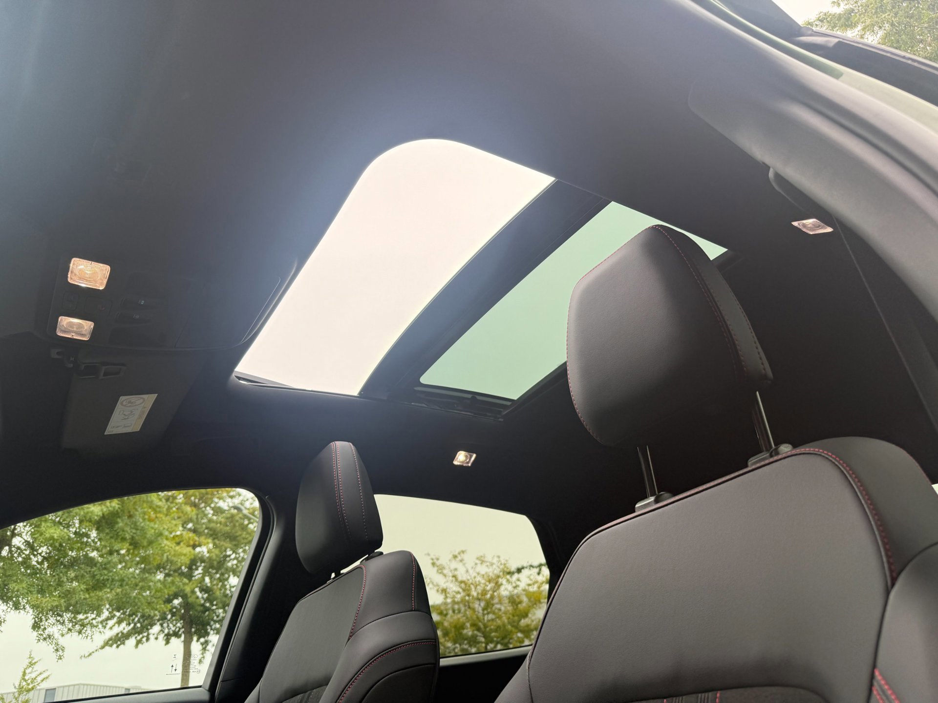 Ford Kuga 2.5 PHEV ST-Line X (2026), foto 25
