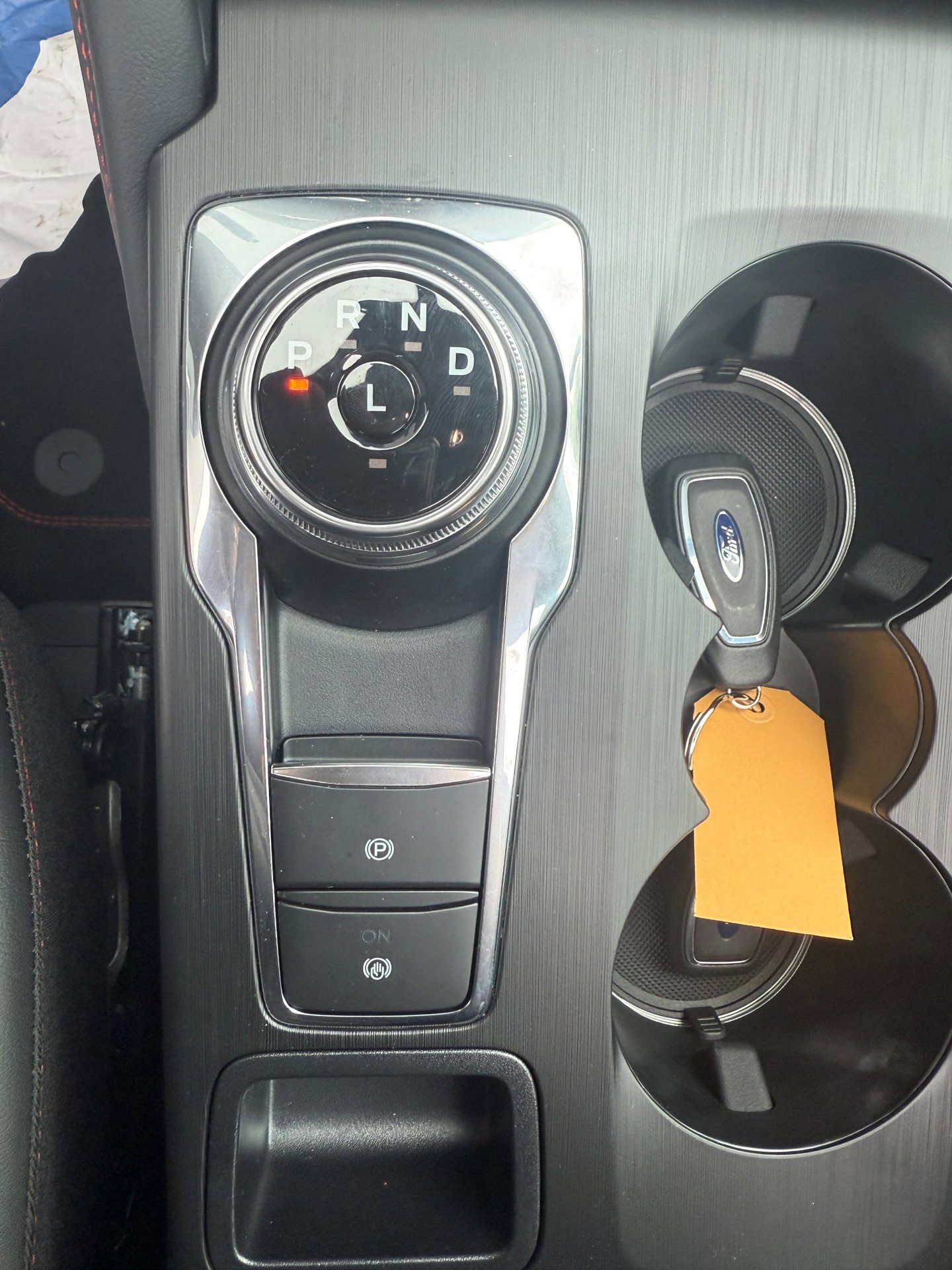 Ford Kuga 2.5 PHEV ST-Line X (2026), foto 26