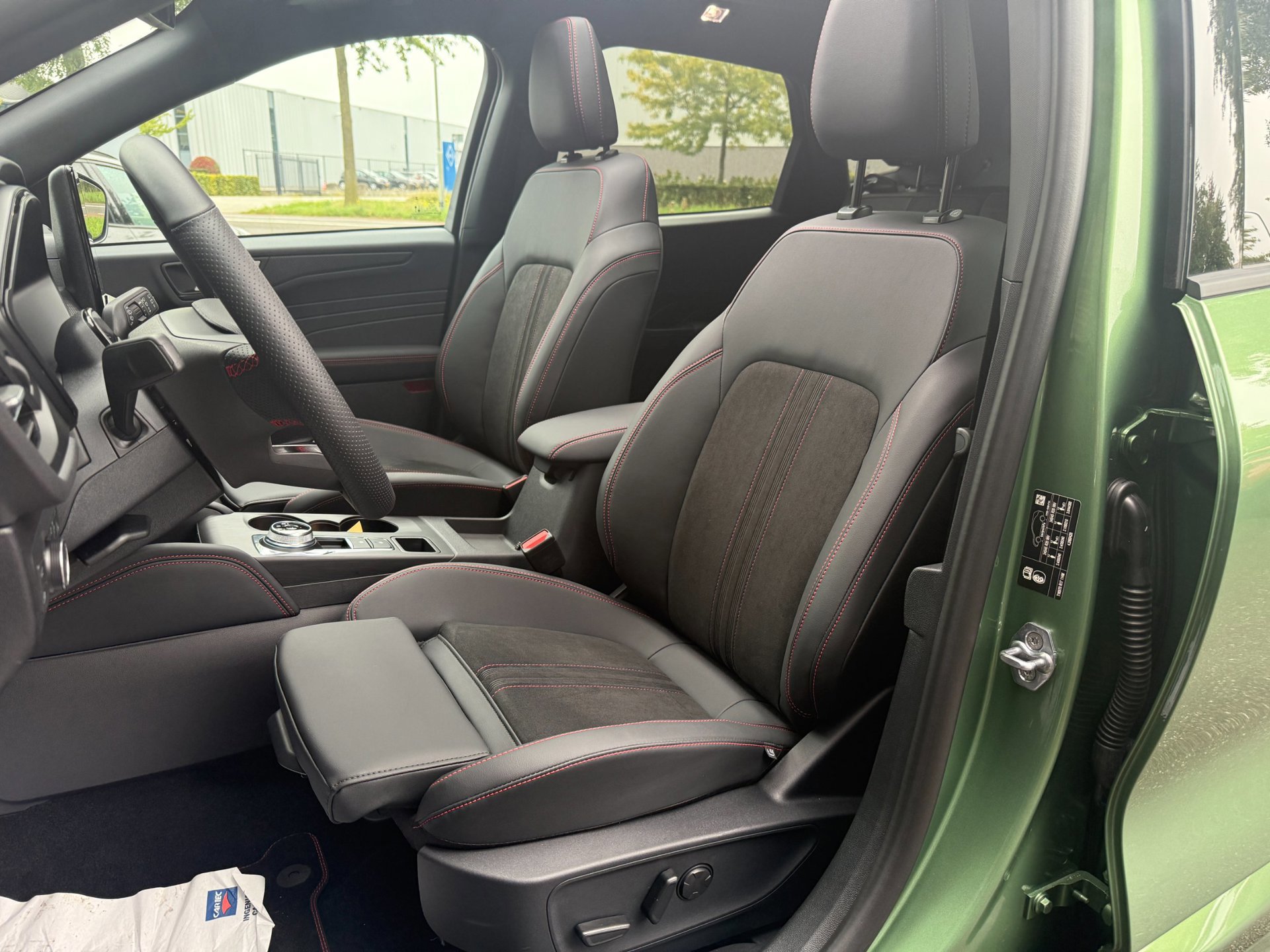 Ford Kuga 2.5 PHEV ST-Line X (2026), foto 9