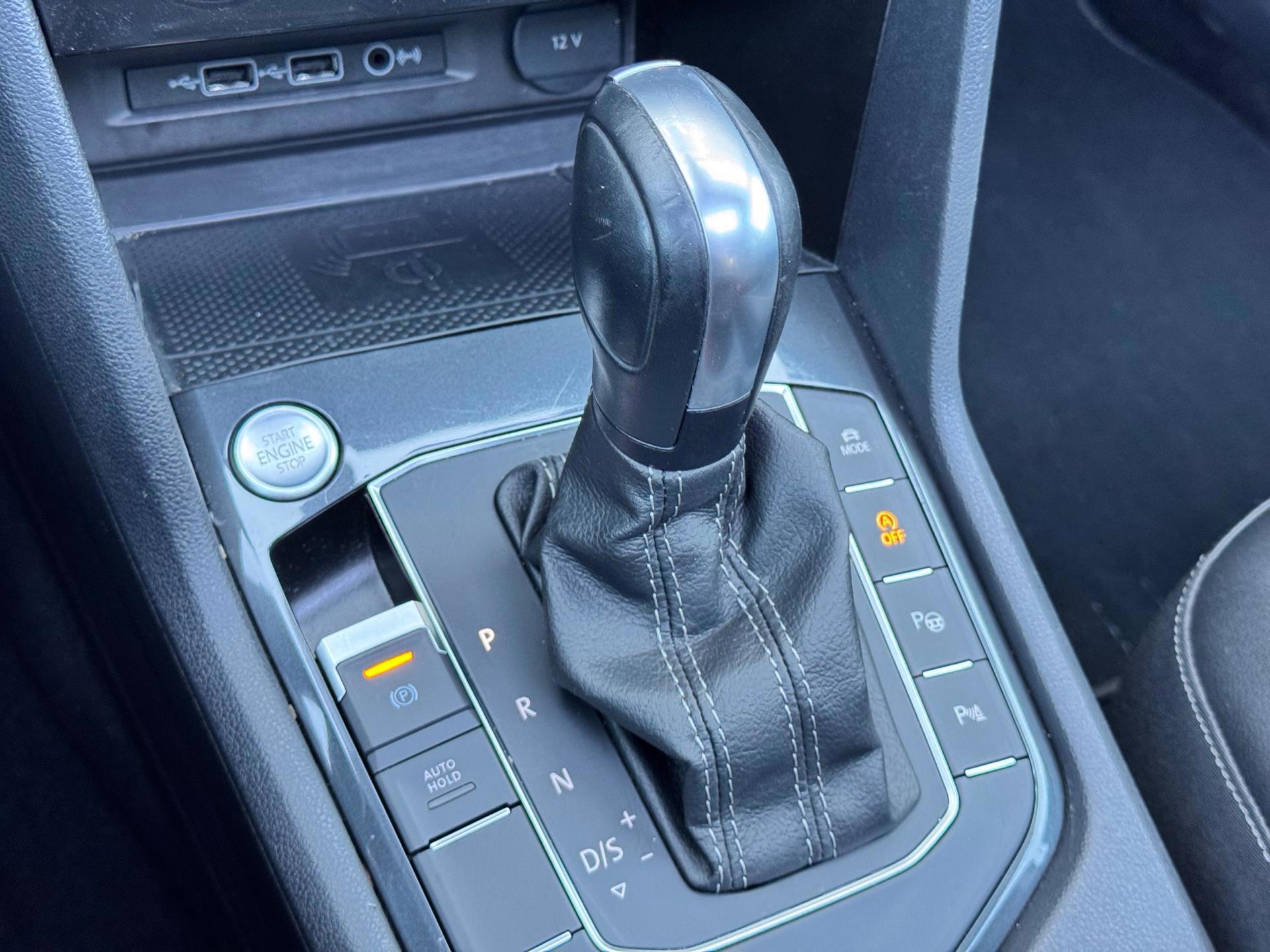 Volkswagen Tiguan 1.5 TSI ACT 3x R-Line Memory (2019), foto 22