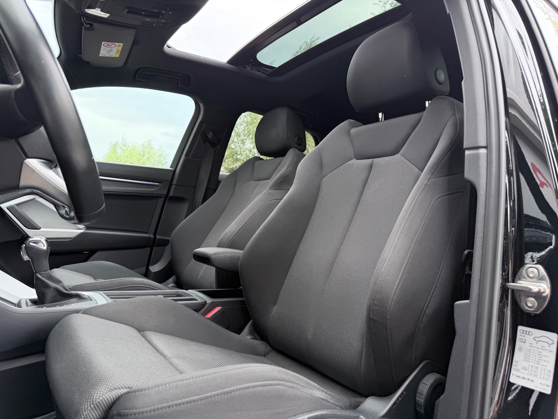 Audi Q3 SPORTBACK 35 TFSI S-Line (2021), foto 11