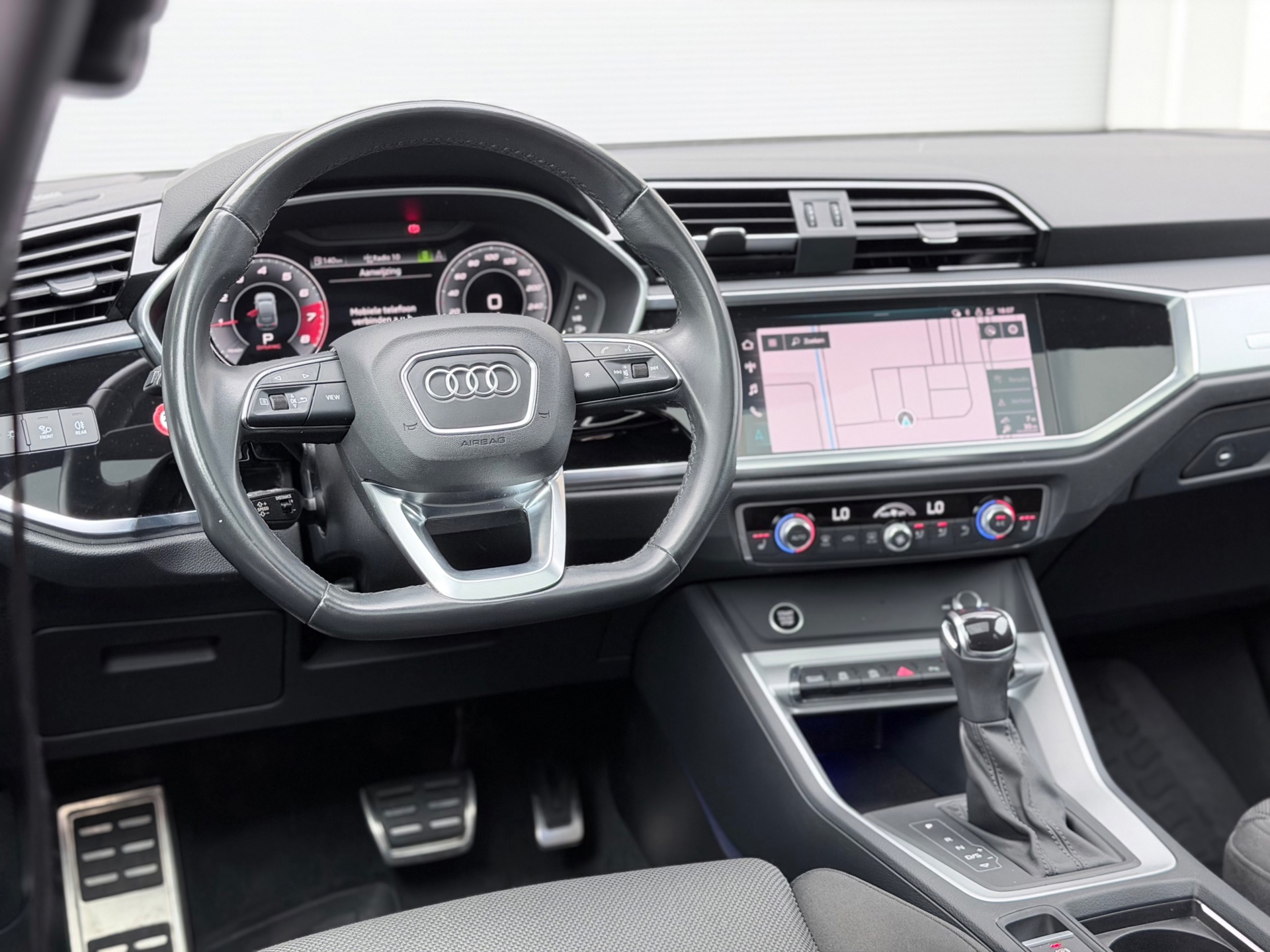 Audi Q3 SPORTBACK 35 TFSI S-Line (2021), foto 13