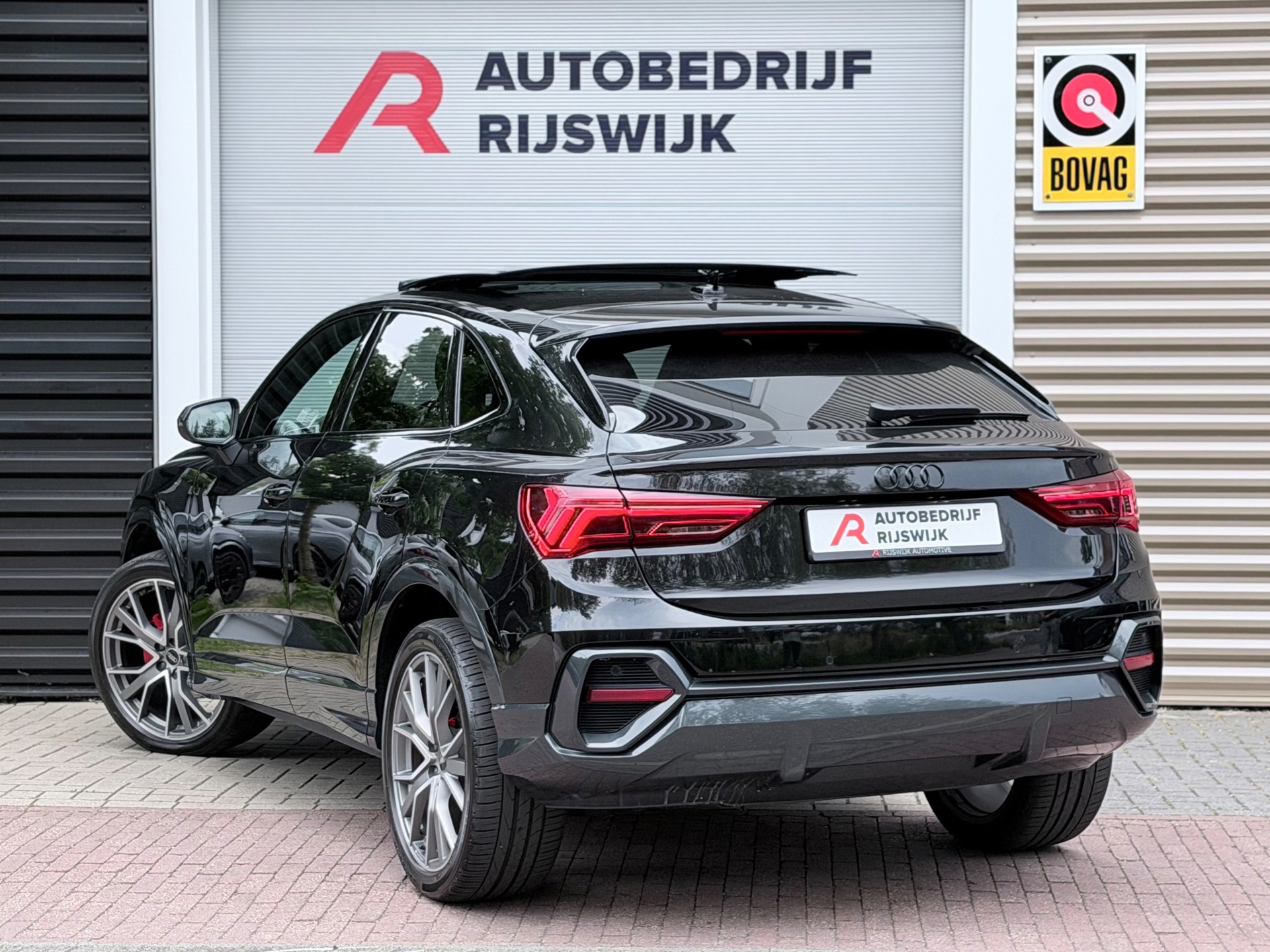 Audi Q3 SPORTBACK 35 TFSI S-Line (2021), foto 3