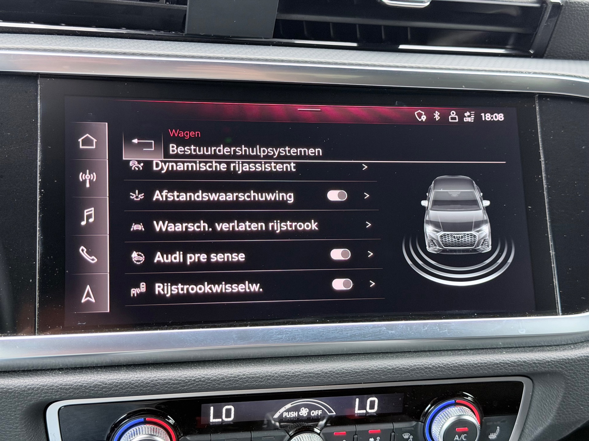 Audi Q3 SPORTBACK 35 TFSI S-Line (2021), foto 22