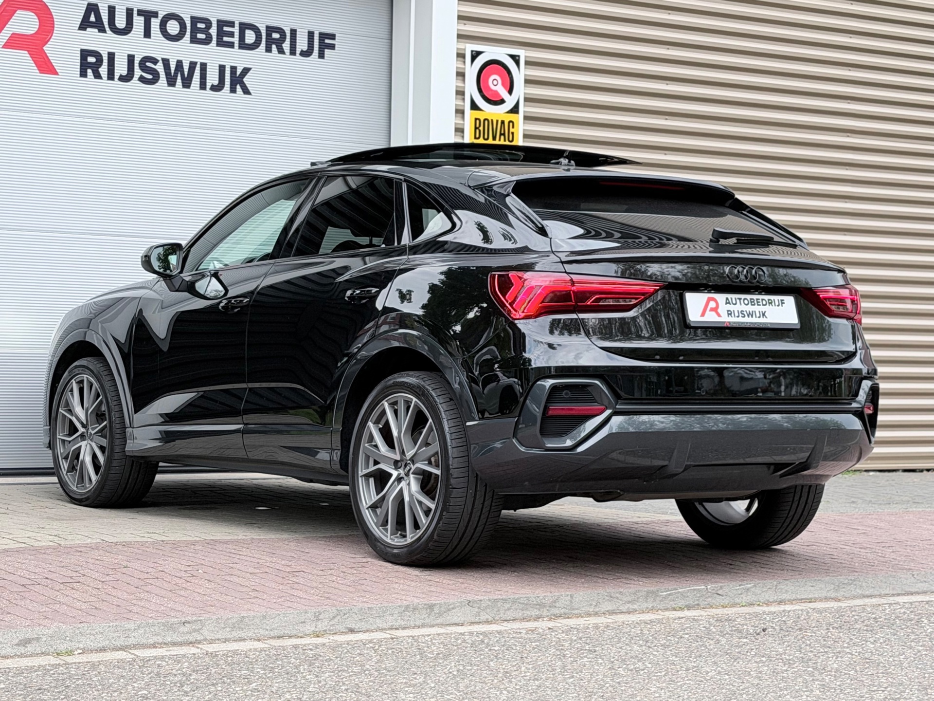 Audi Q3 SPORTBACK 35 TFSI S-Line (2021), foto 7