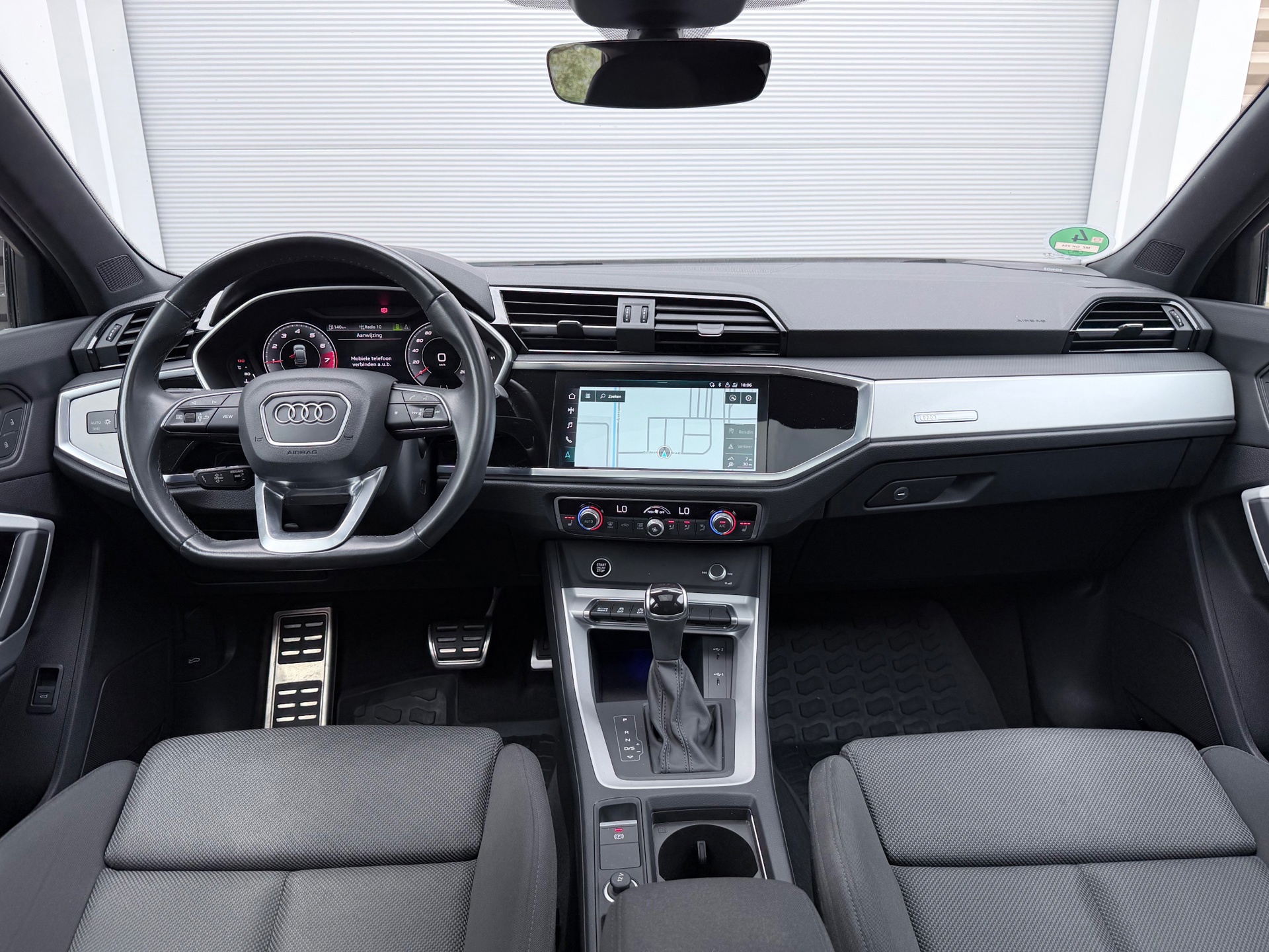 Audi Q3 SPORTBACK 35 TFSI S-Line (2021), foto 10
