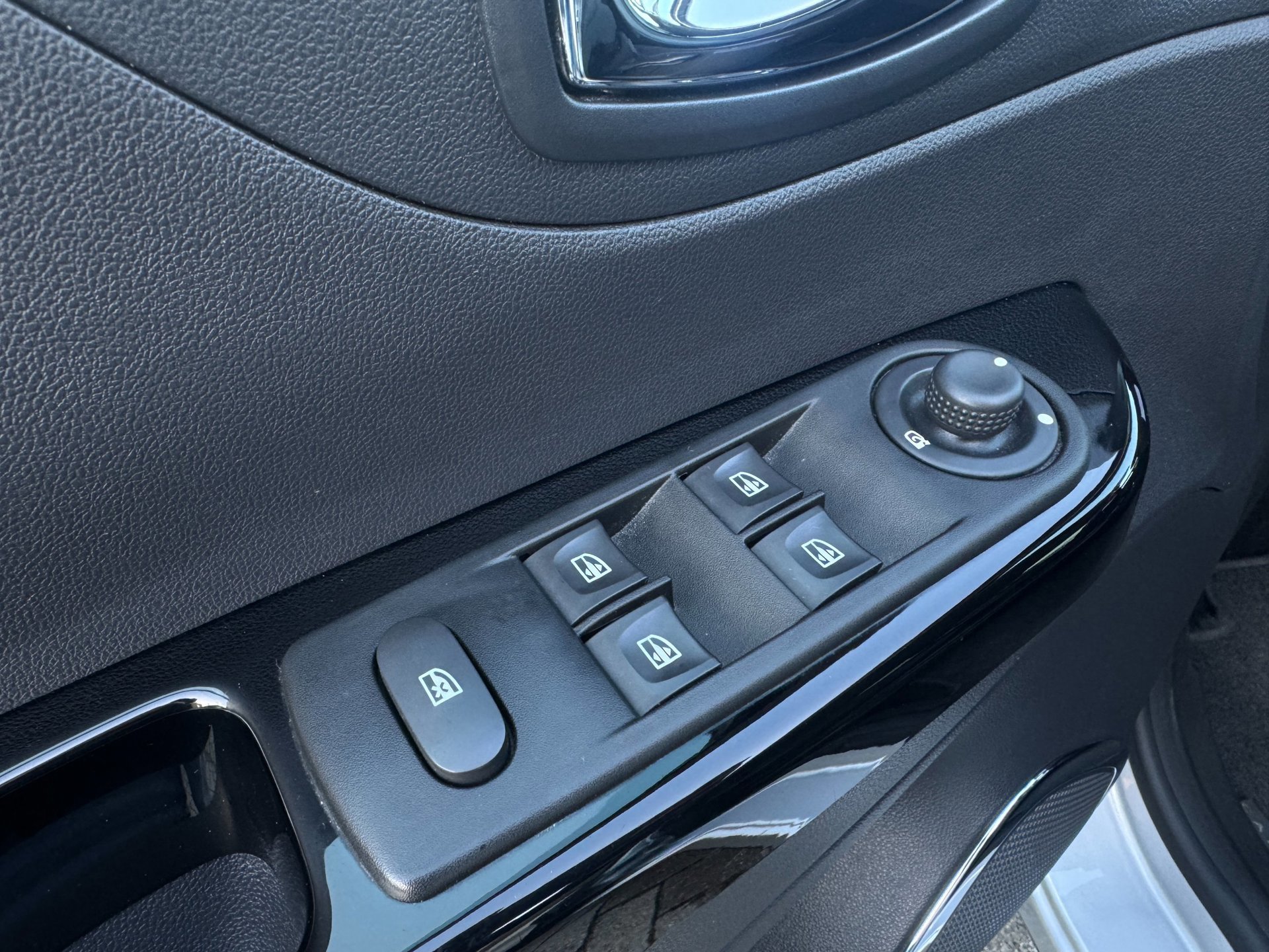 Renault Captur 1.2 TCe Xmod (2016), foto 6