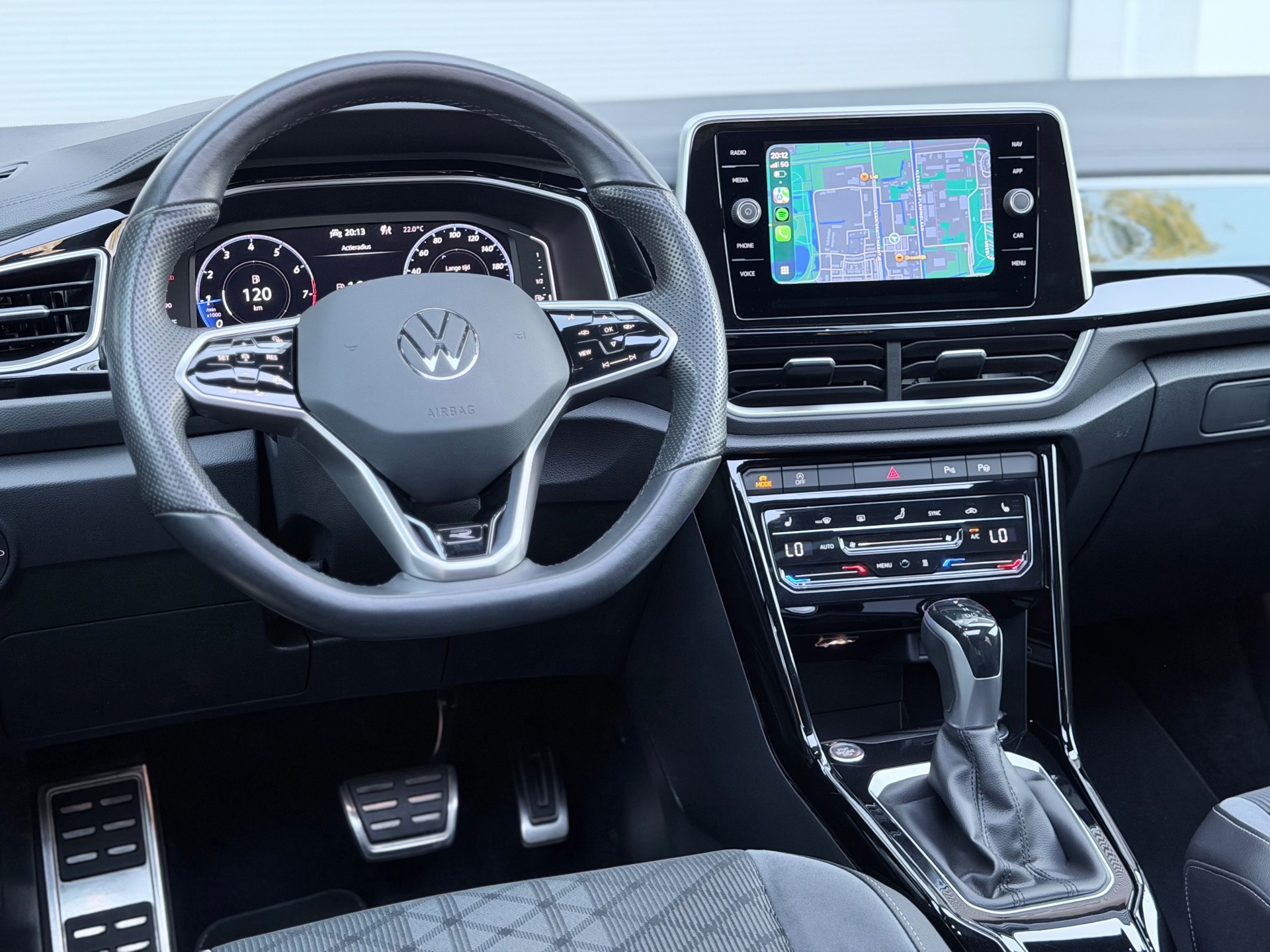 Volkswagen T-ROC 1.5 TSI 3x R-Line (2022), foto 13