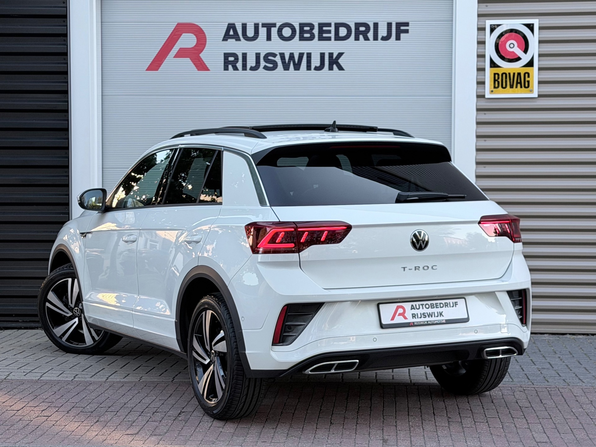 Volkswagen T-ROC 1.5 TSI 3x R-Line (2022), foto 3