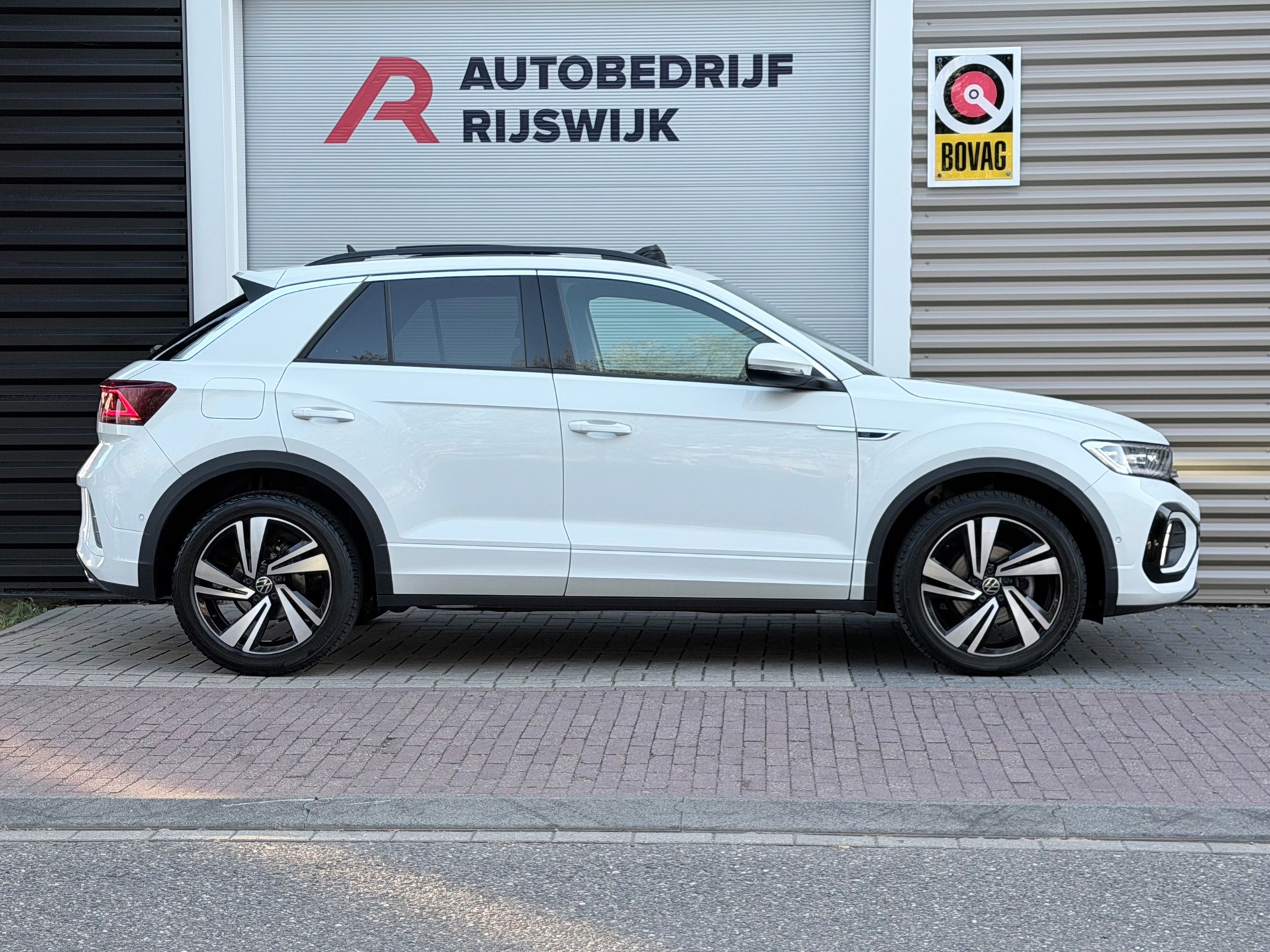 Volkswagen T-ROC 1.5 TSI 3x R-Line (2022), foto 5