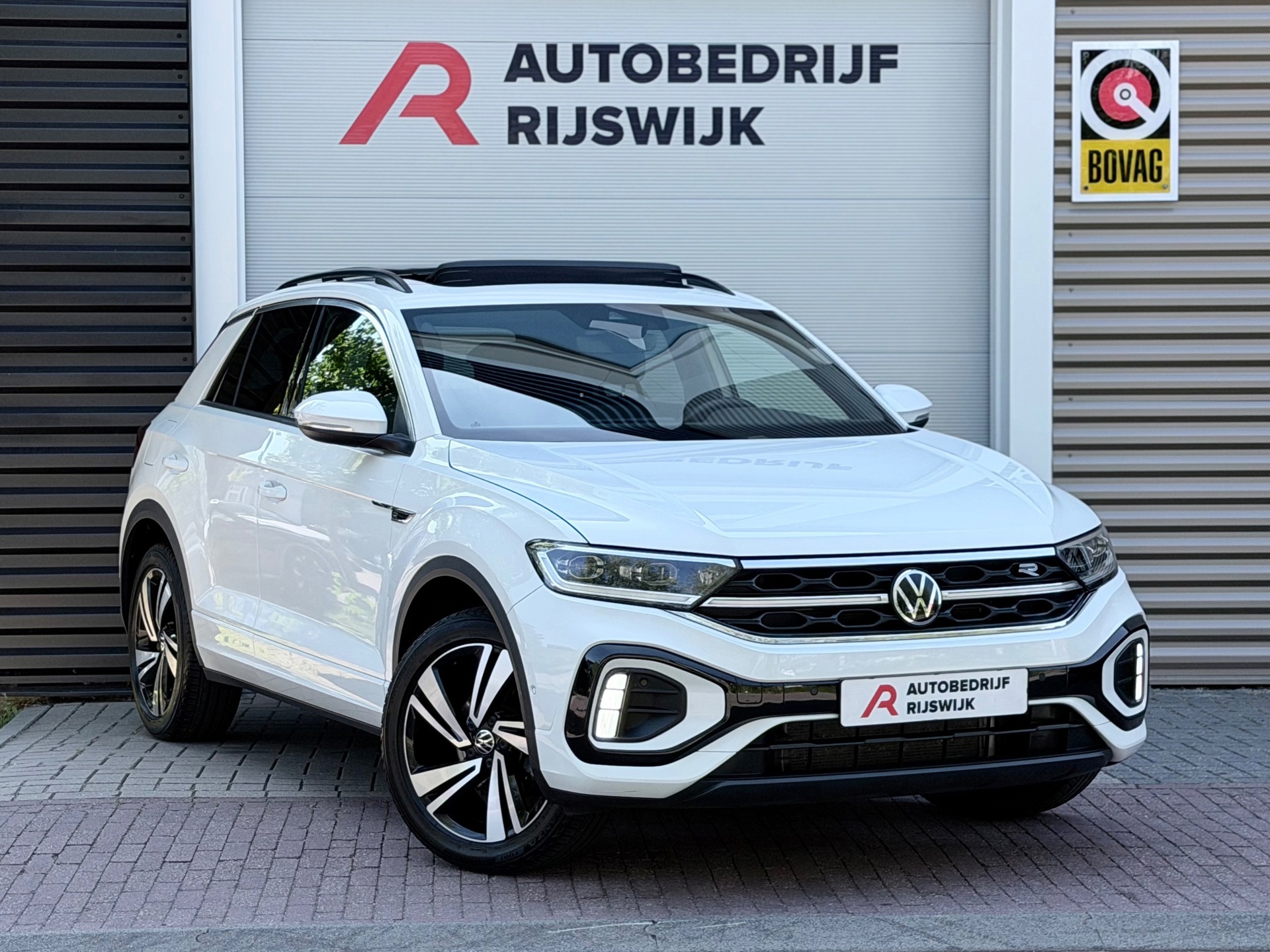 Volkswagen T-ROC 1.5 TSI 3x R-Line (2022), foto 6