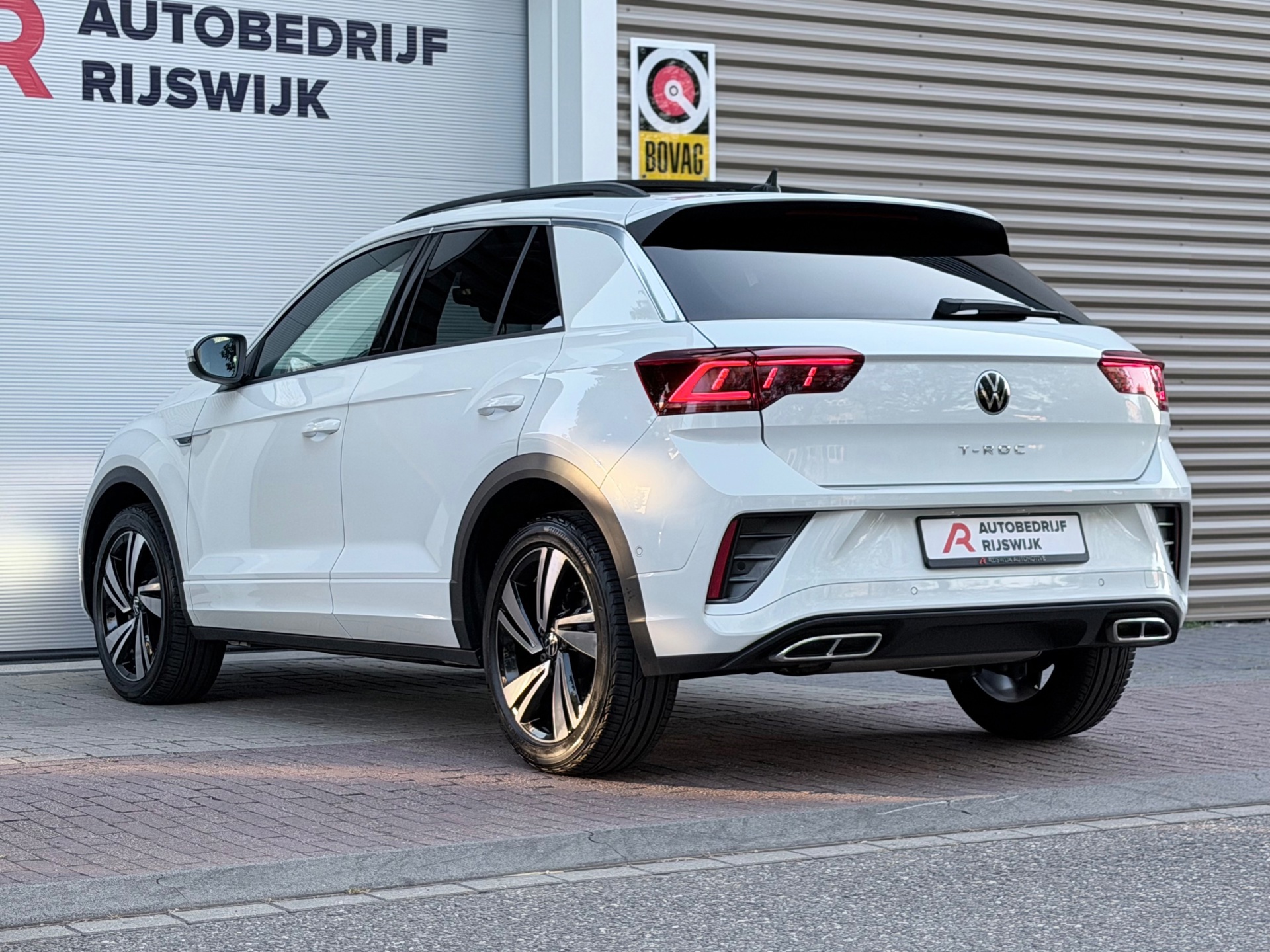 Volkswagen T-ROC 1.5 TSI 3x R-Line (2022), foto 8