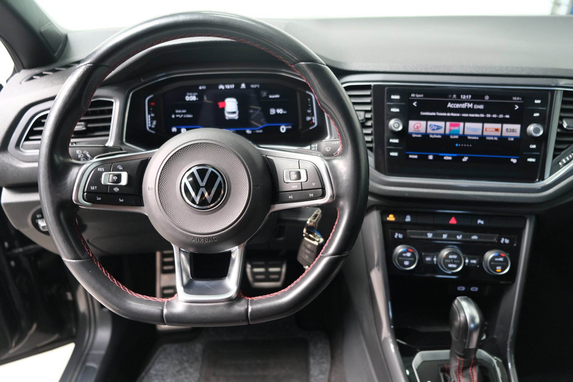 Volkswagen T-Roc 1.5 TSI Sport Business R-Line (2021), foto 15