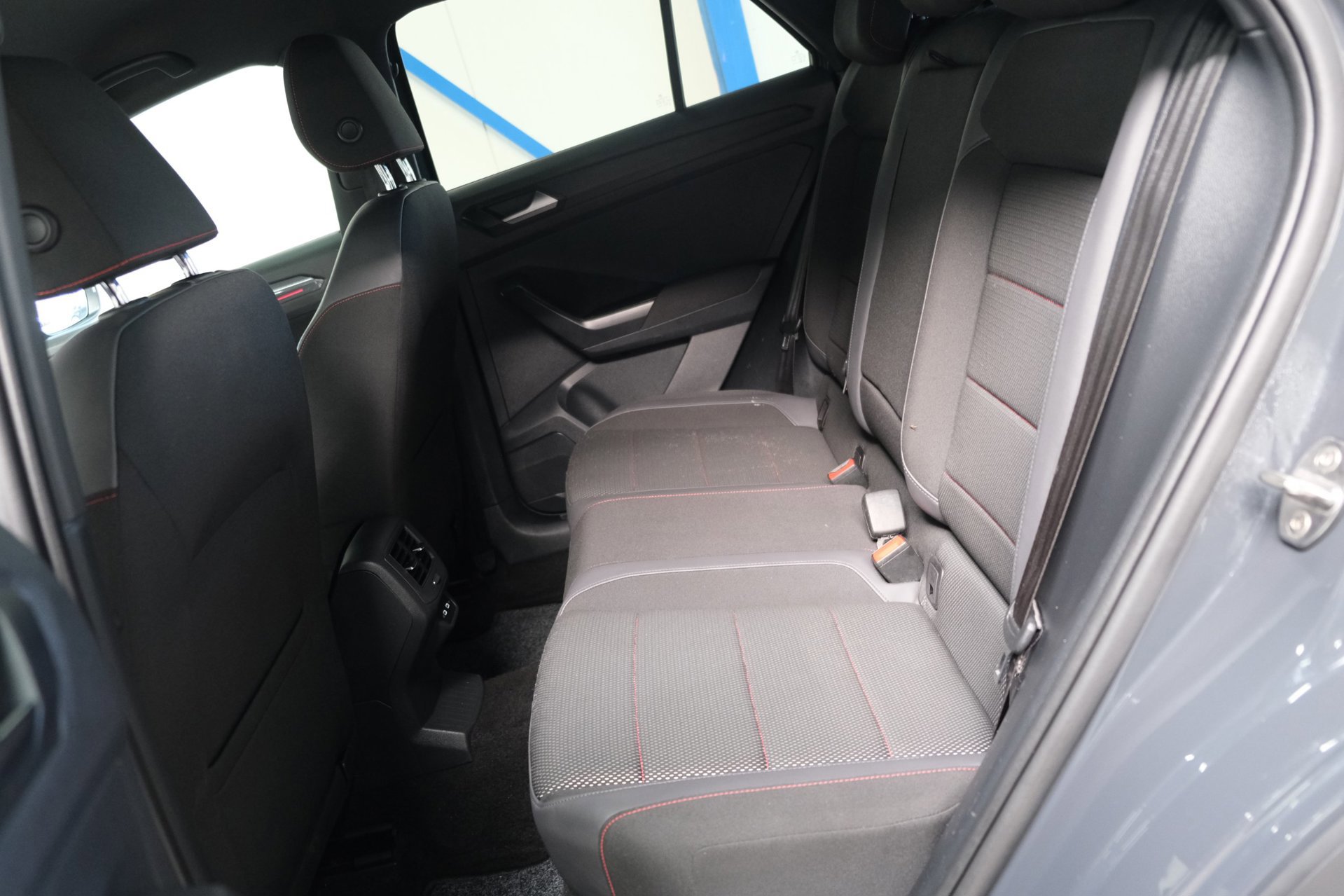 Volkswagen T-Roc 1.5 TSI Sport Business R-Line (2021), foto 10